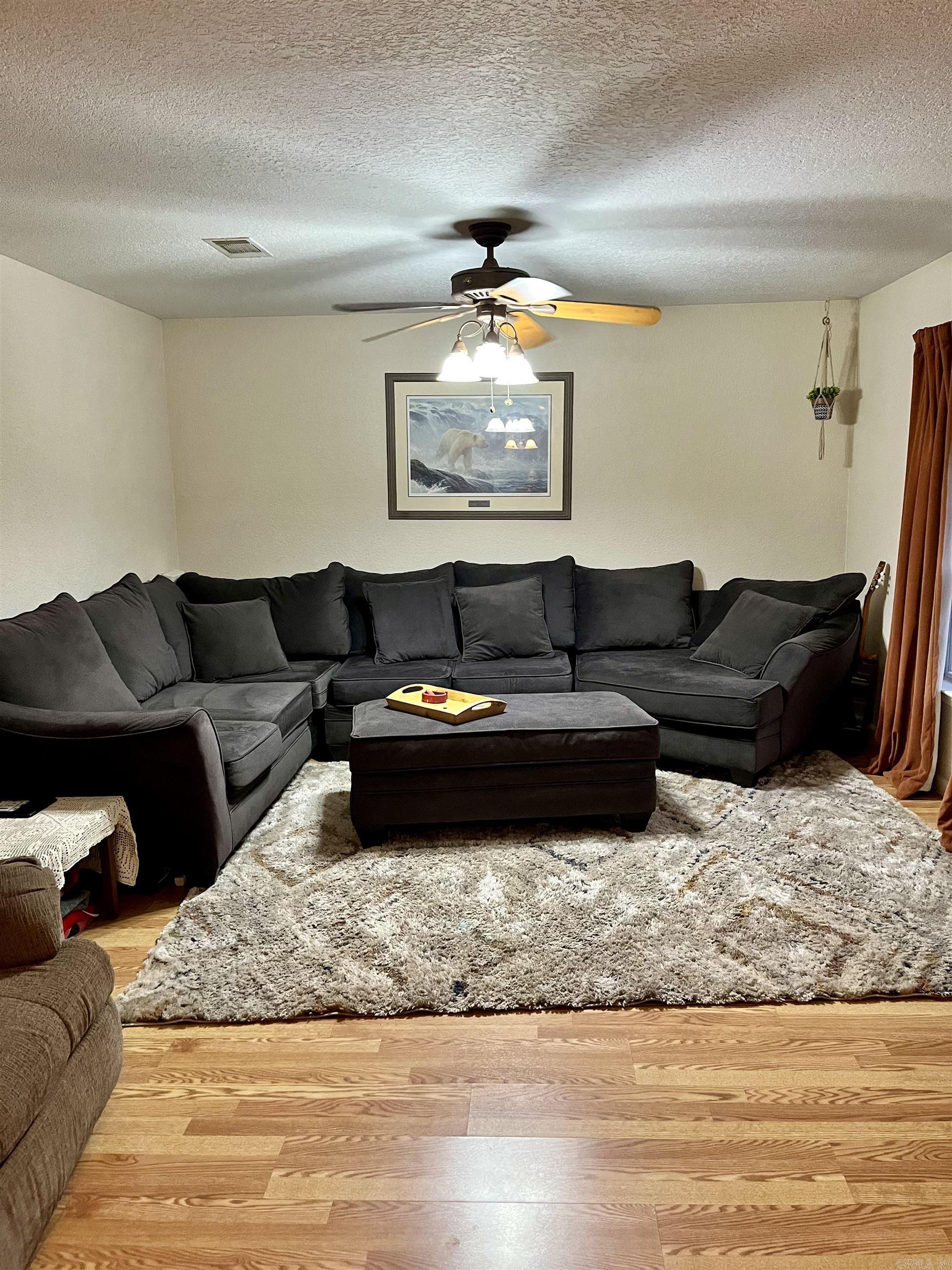 PEBBLE LAKE - Residential