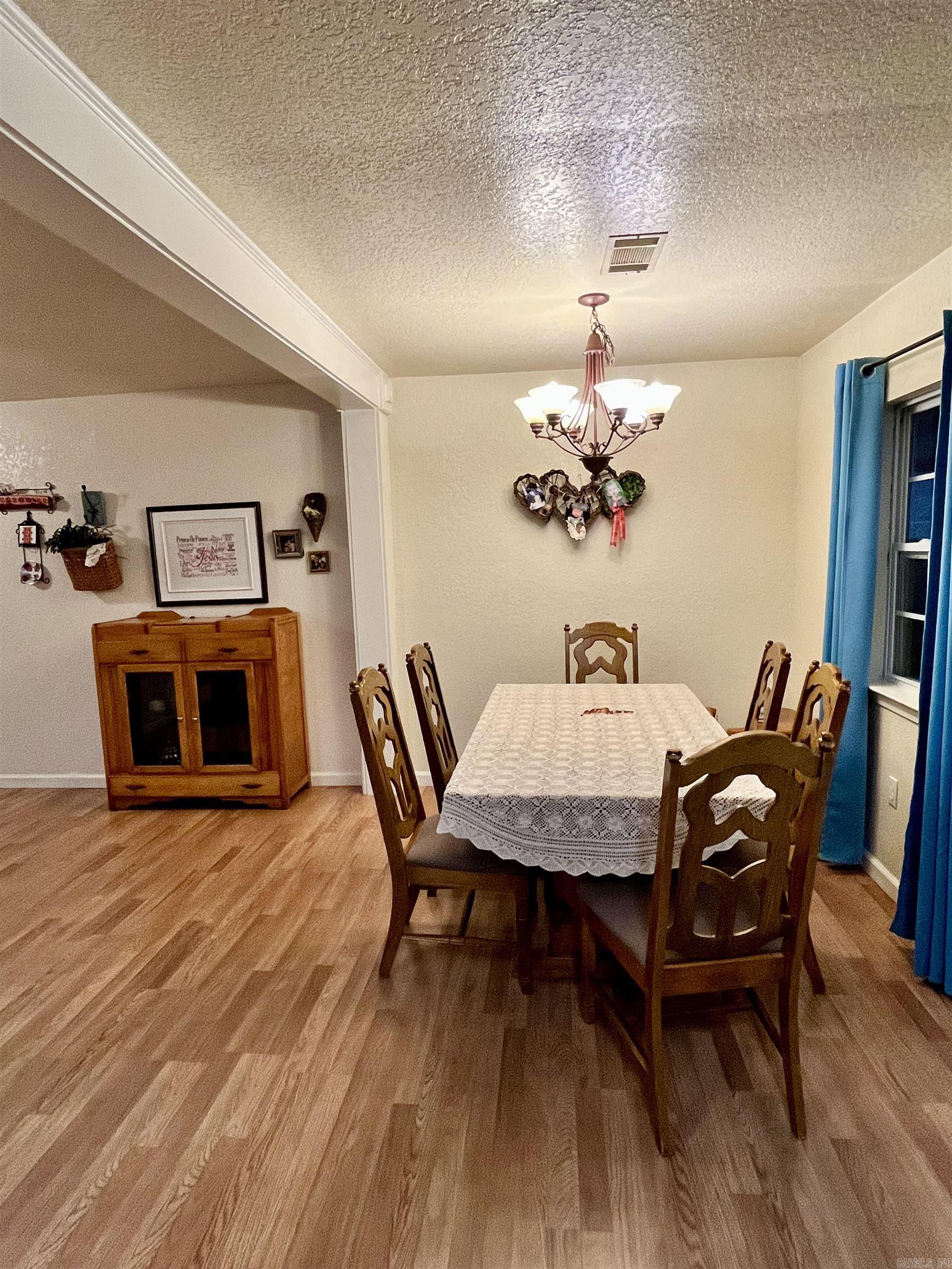 PEBBLE LAKE - Residential