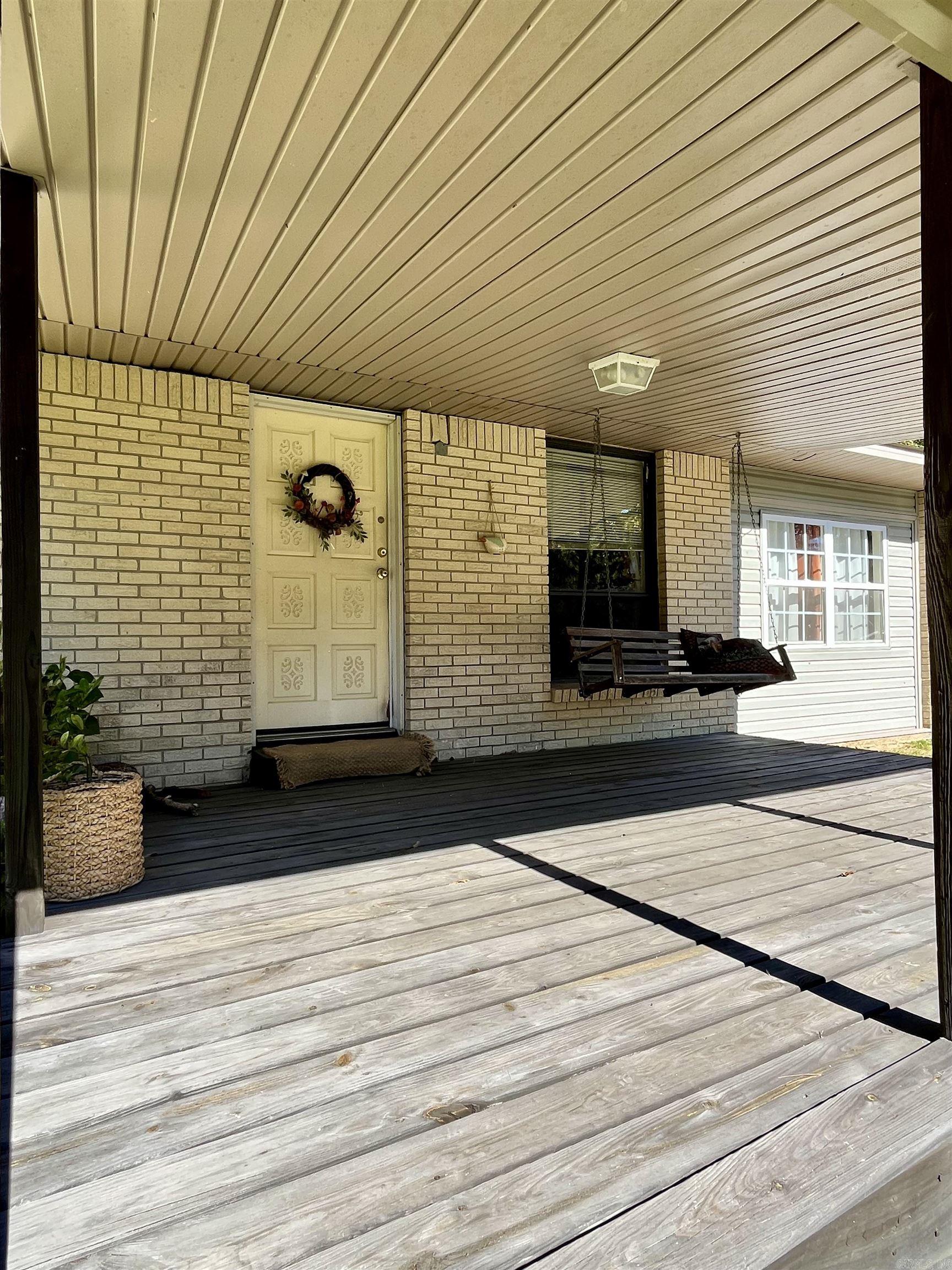 PEBBLE LAKE - Residential