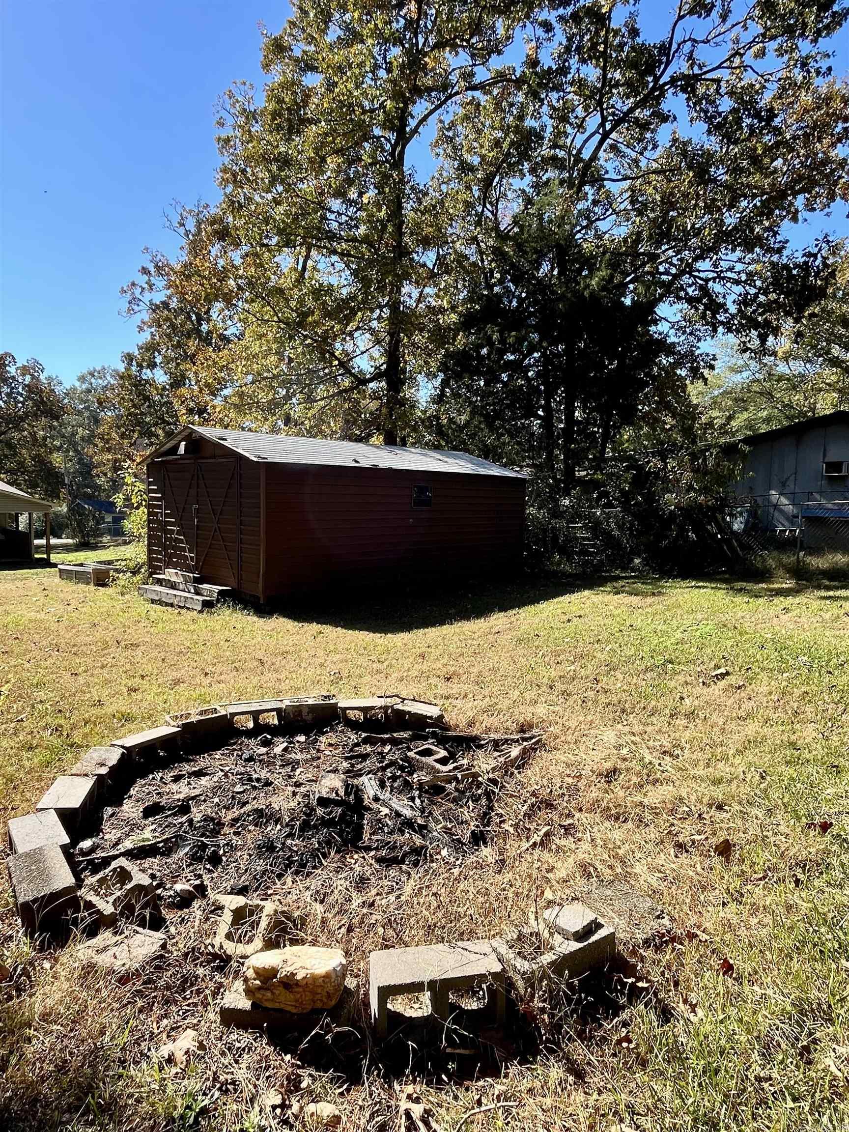 PEBBLE LAKE - Residential