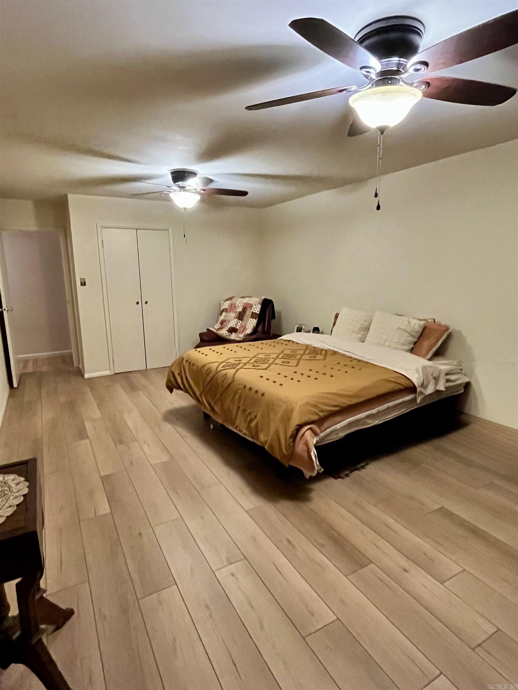 PEBBLE LAKE - Residential