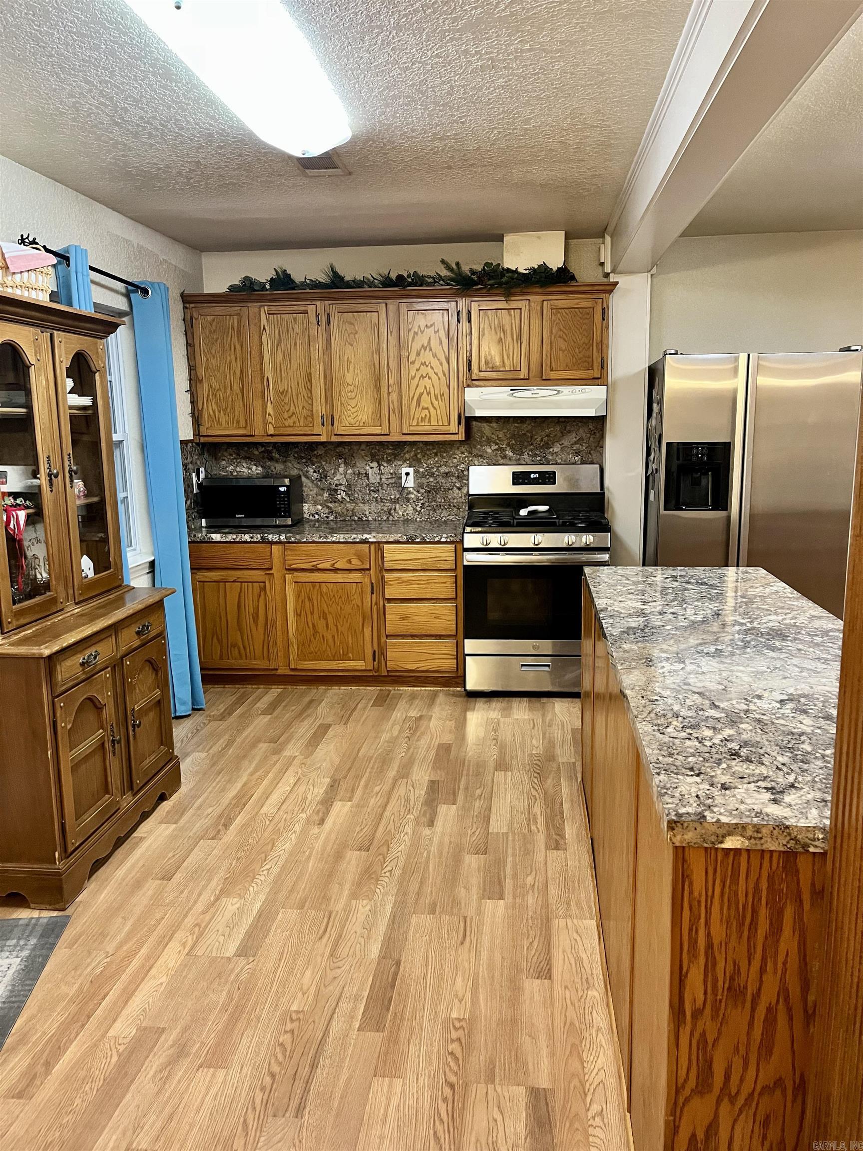 PEBBLE LAKE - Residential