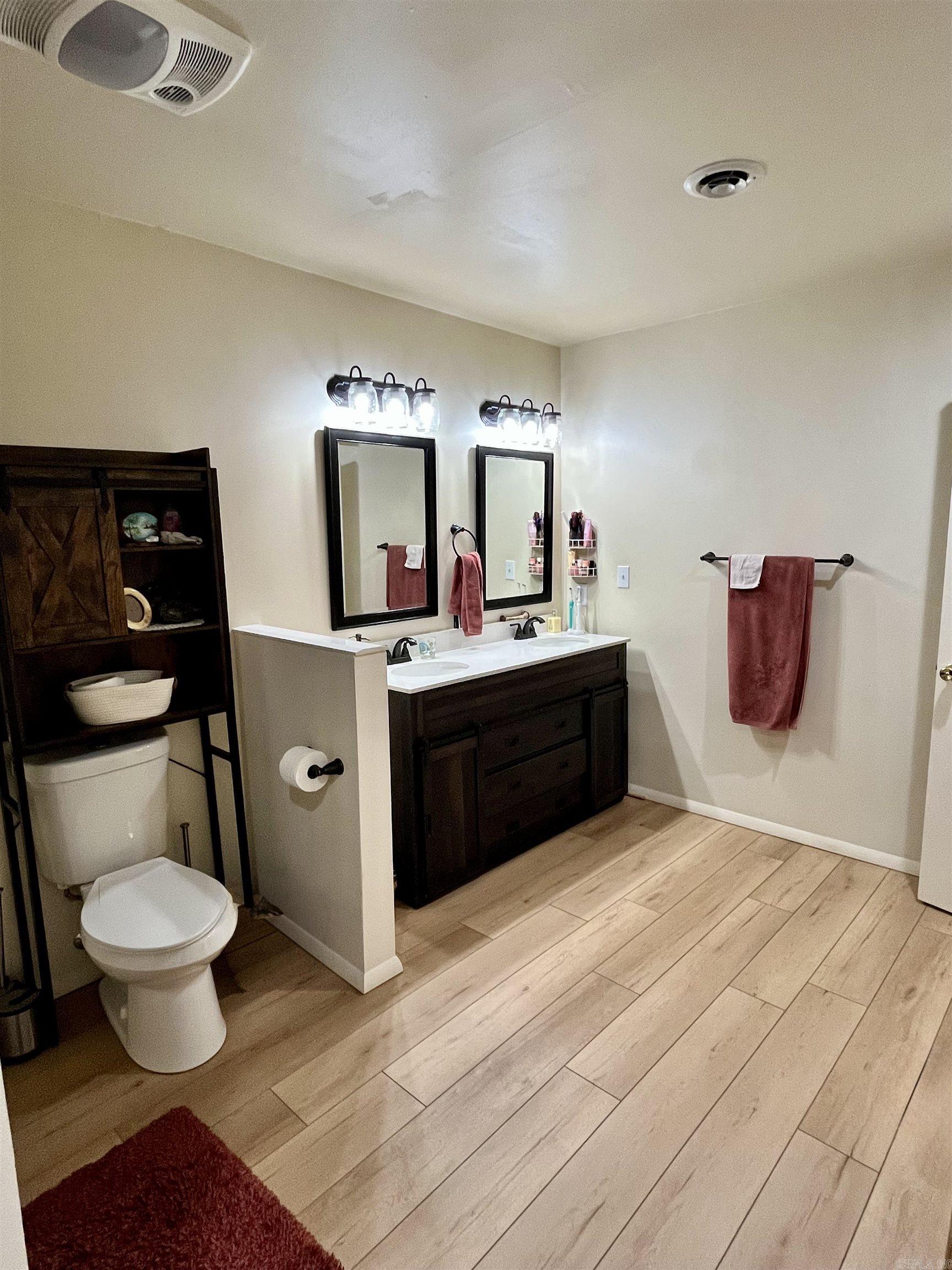 PEBBLE LAKE - Residential