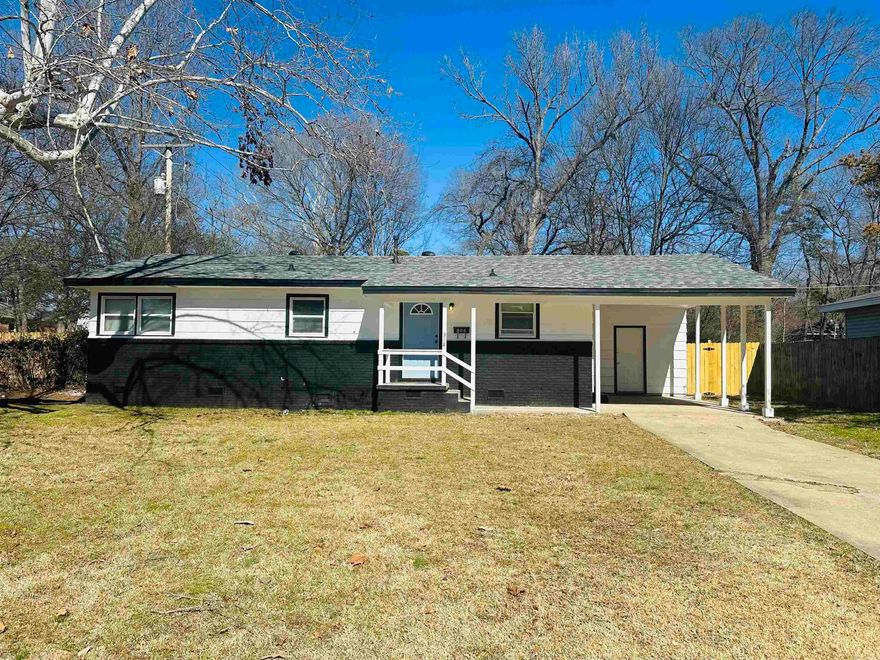 A must see. Fully Renovated and Move in Ready! 3 Bedroom and 1 bath with above ground pool. Pool can be removed if the buyer doesn't want it. This home also has a privacy fence, storage, and huge back yard!! Call 501-347-9875 for showings.