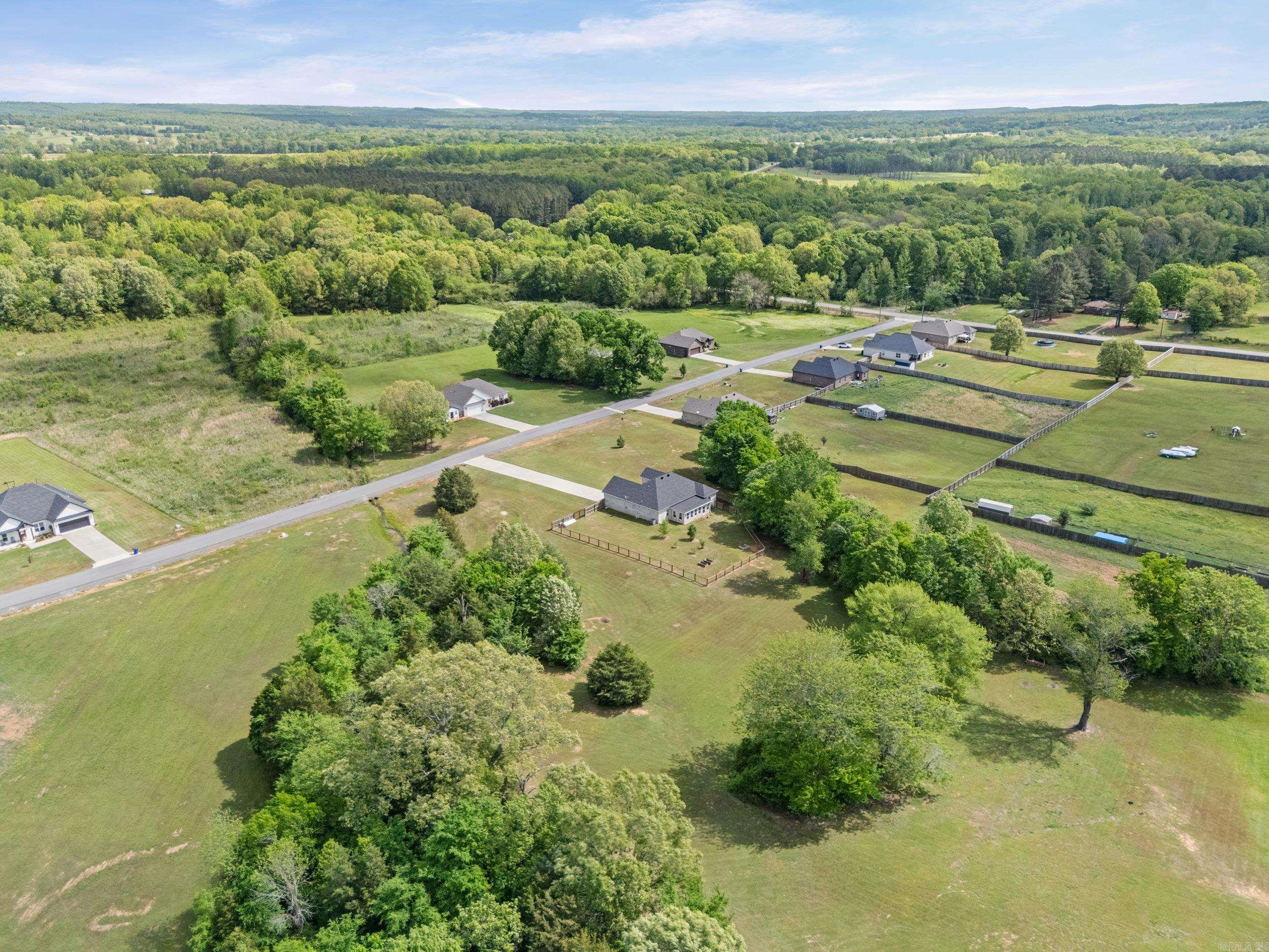 MARTHA'S FIELD - Residential