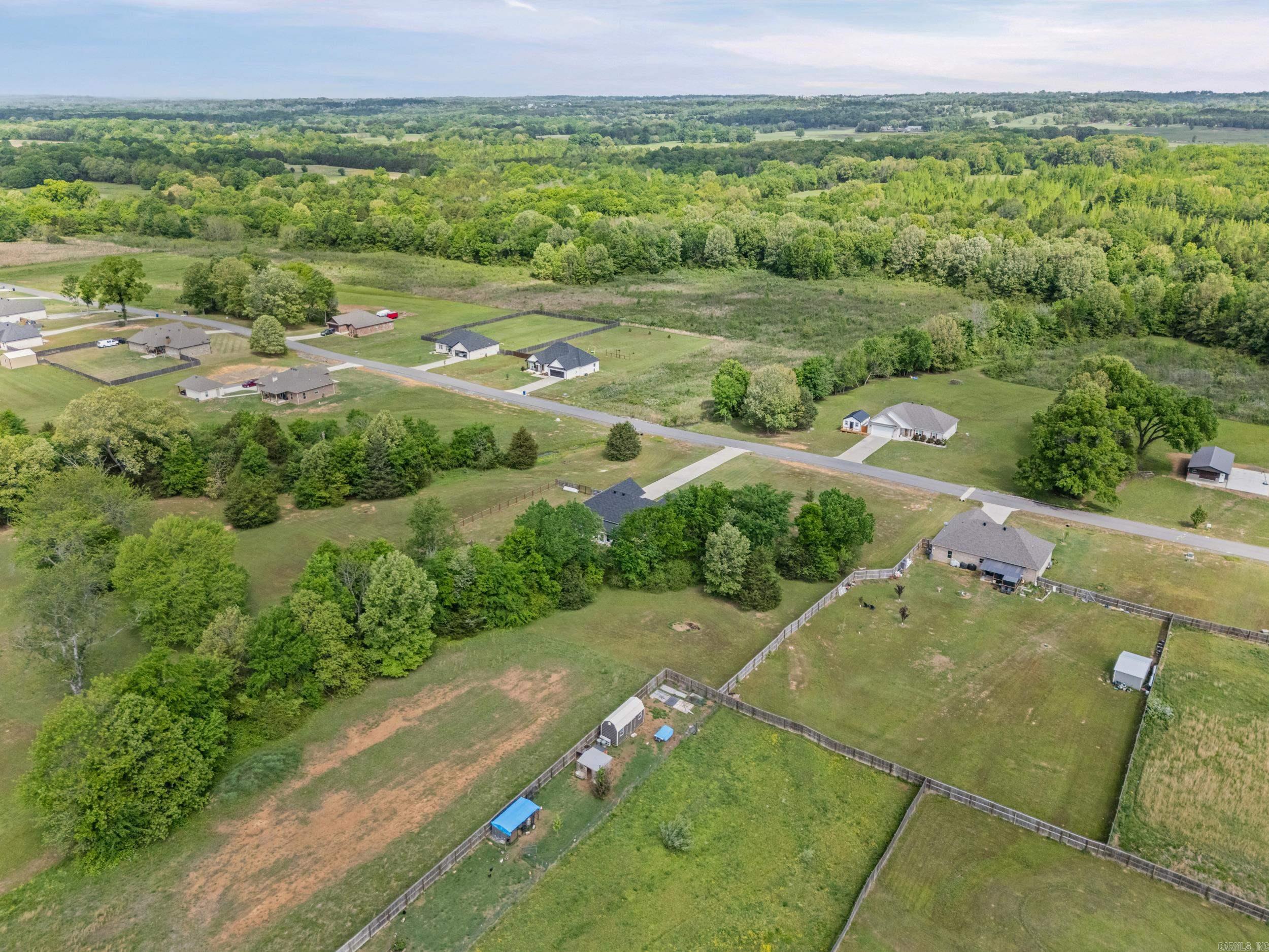 MARTHA'S FIELD - Residential