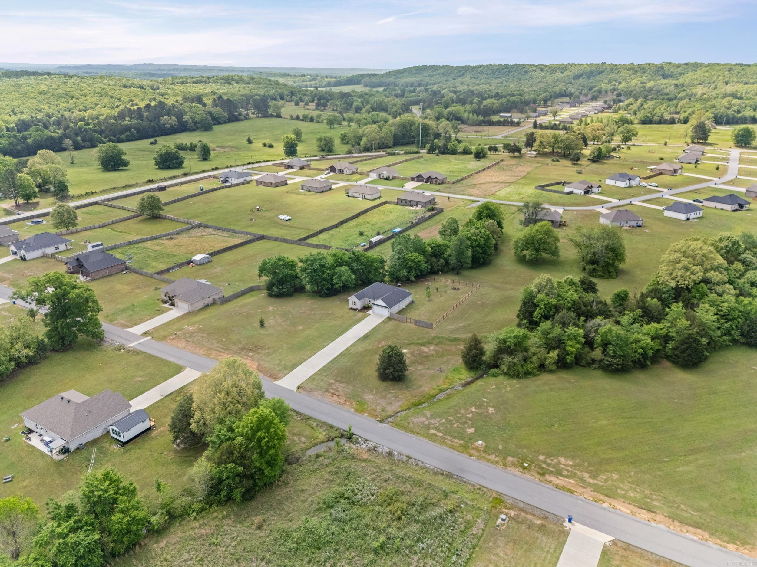 MARTHA'S FIELD - Residential
