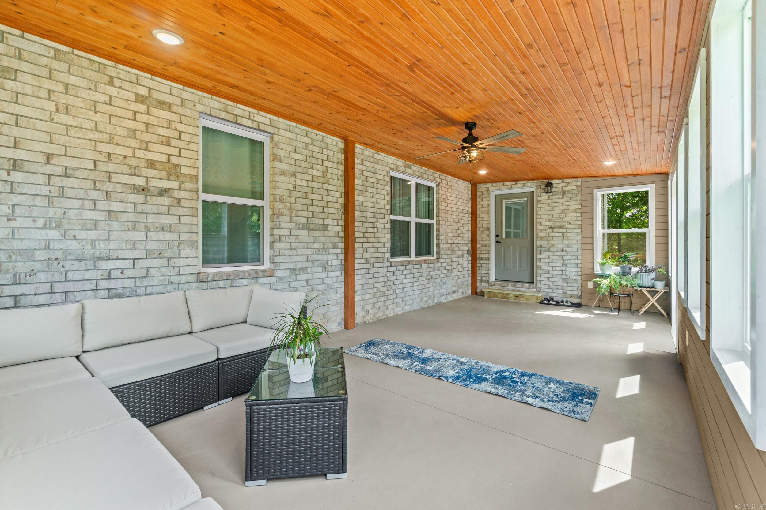 MARTHA'S FIELD - Residential