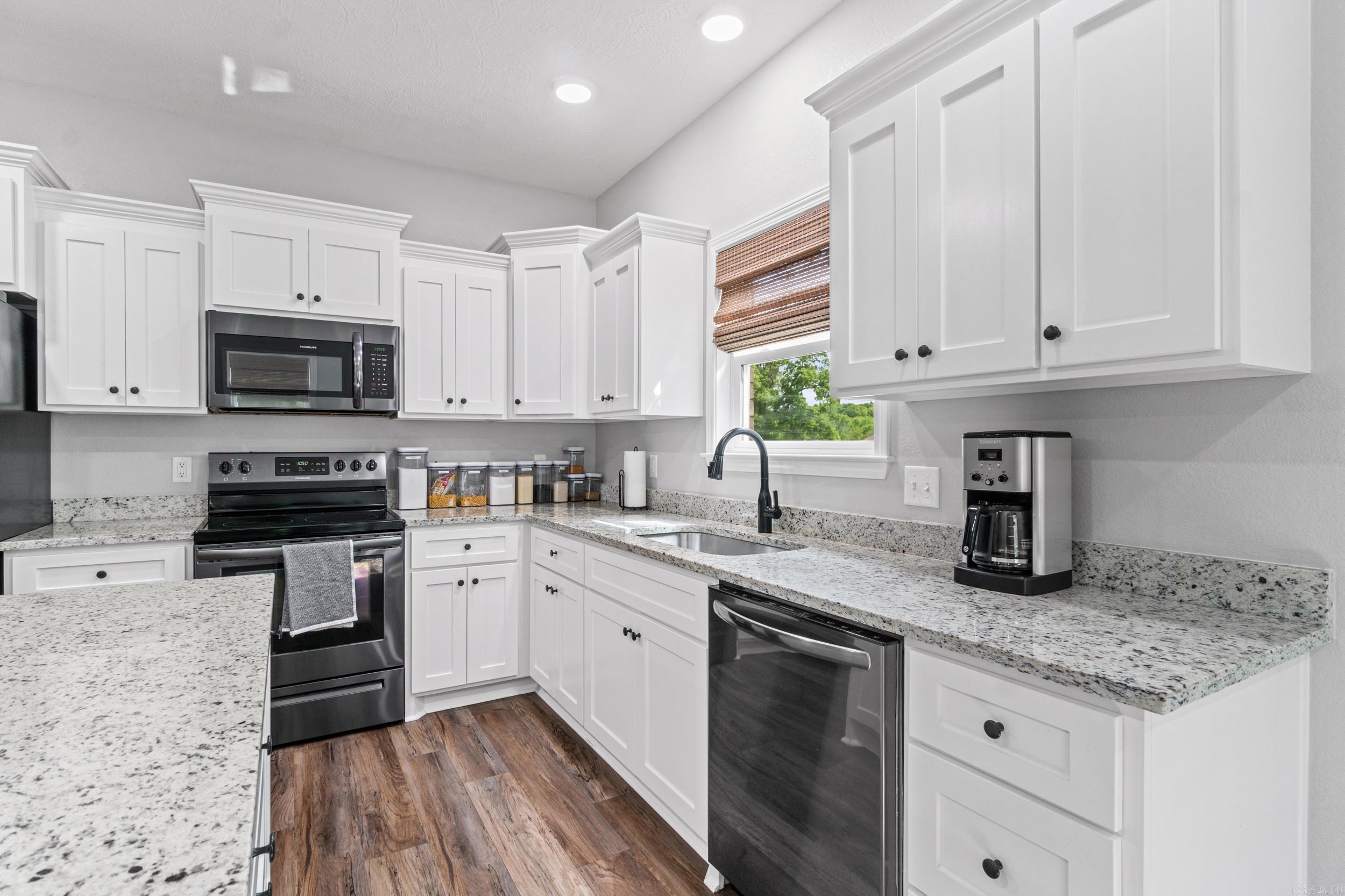 MARTHA'S FIELD - Residential