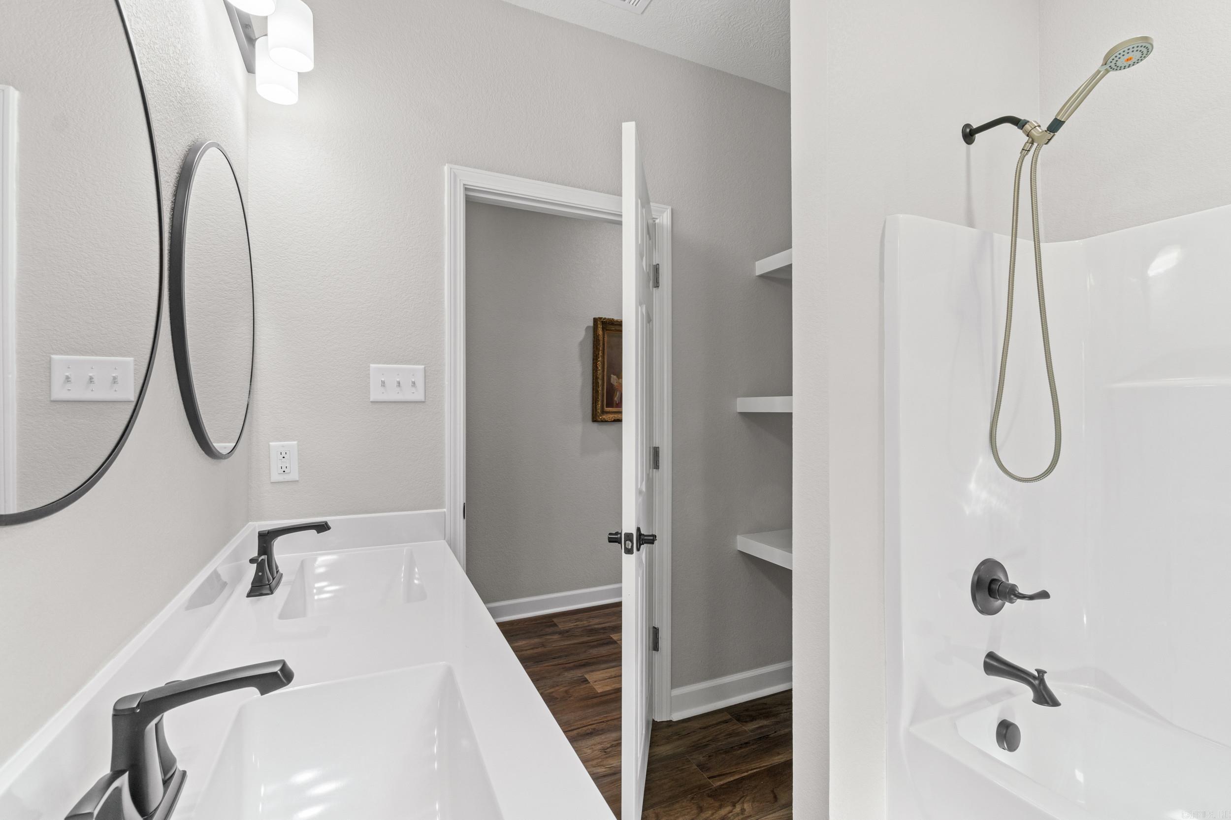 MARTHA'S FIELD - Residential