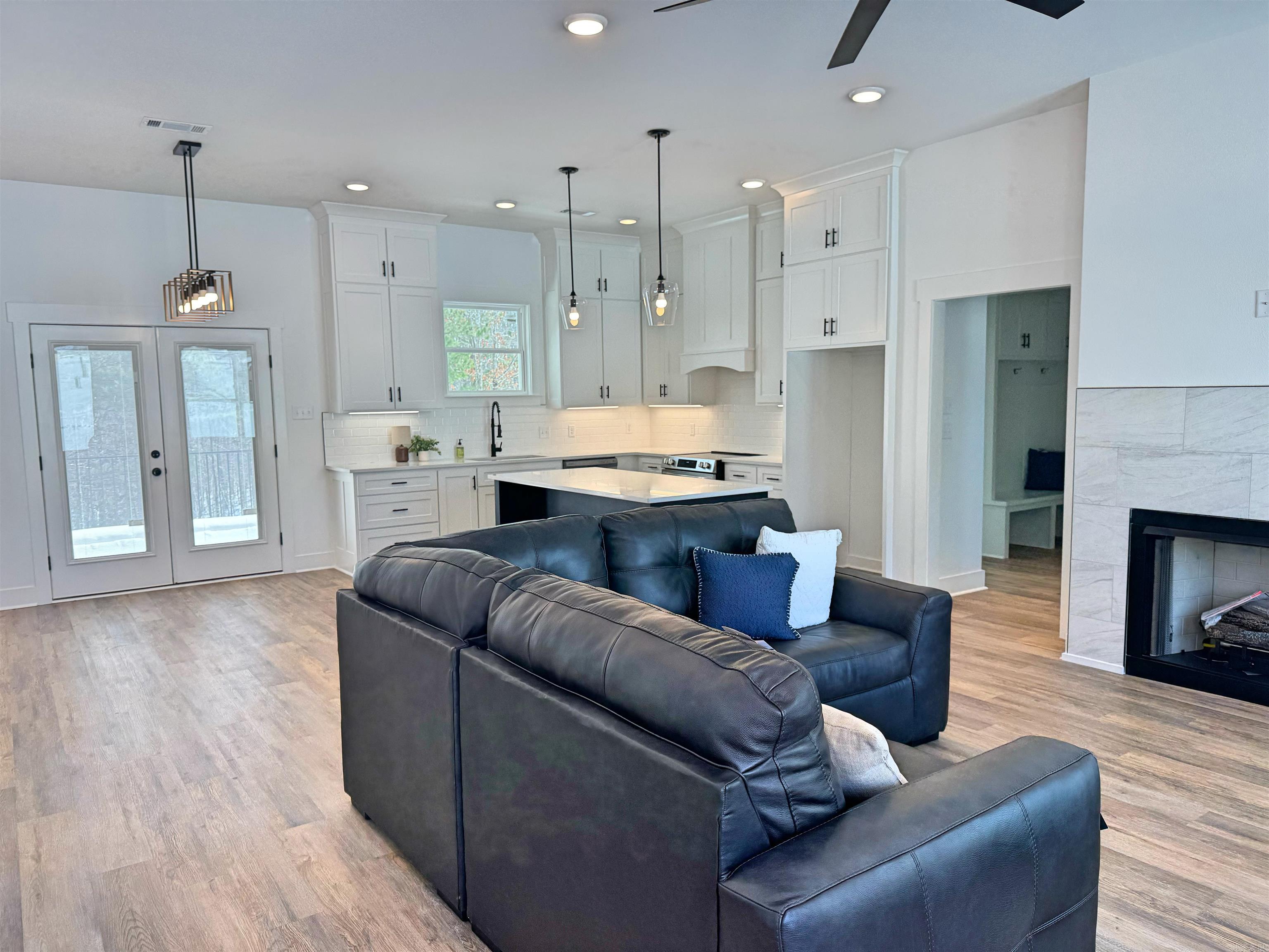 EAST WIND - Residential