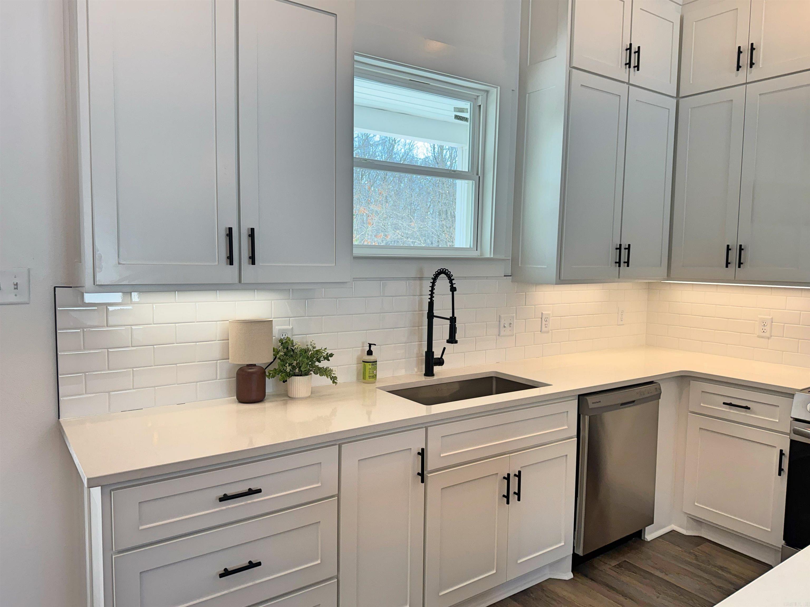 EAST WIND - Residential