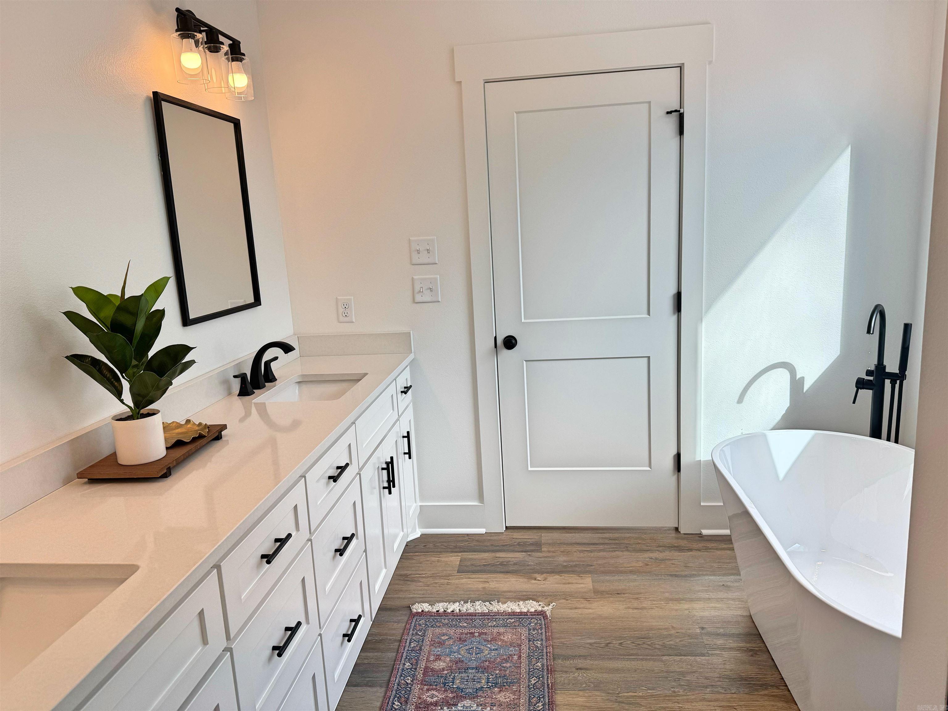 EAST WIND - Residential