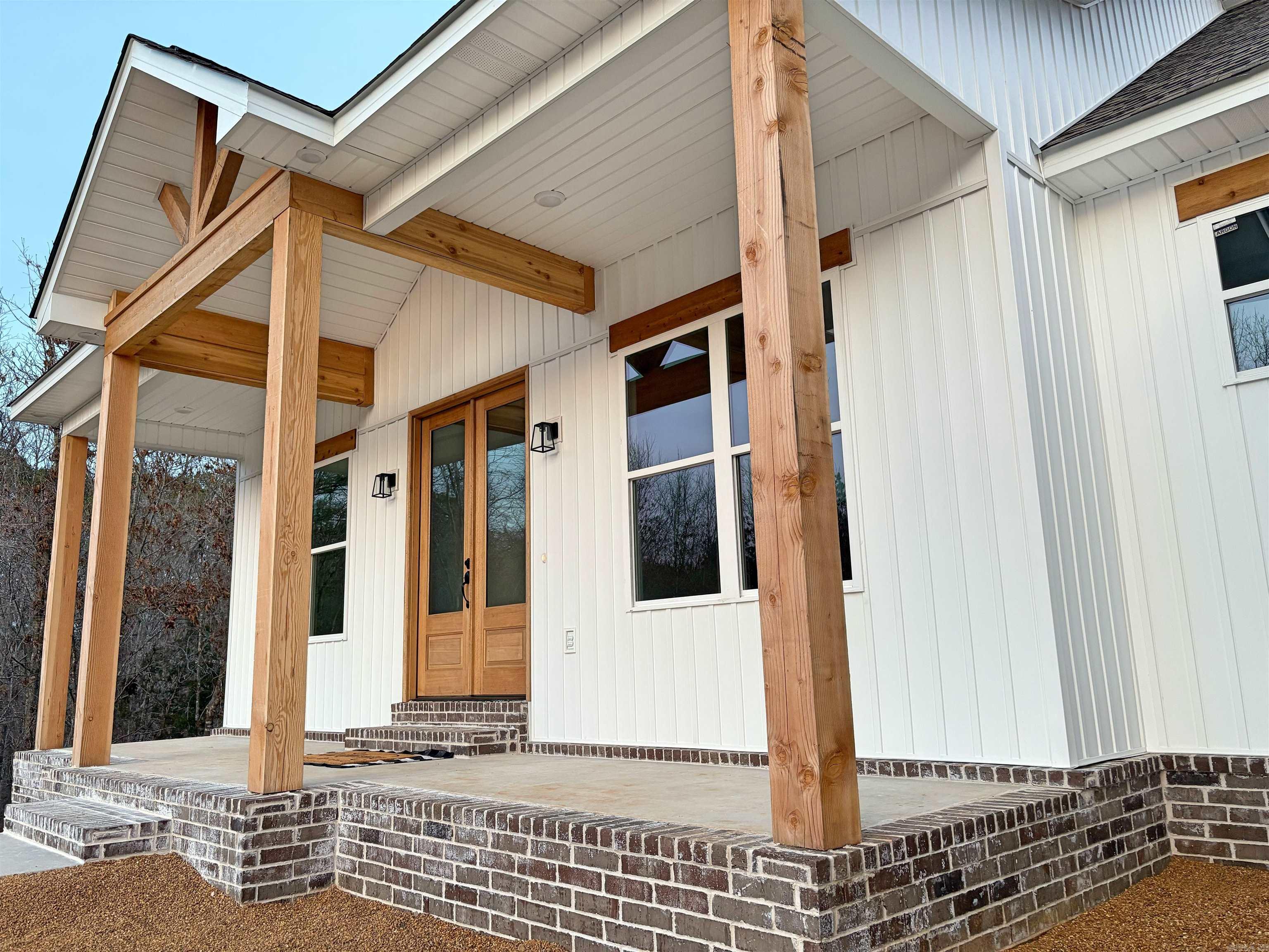 EAST WIND - Residential