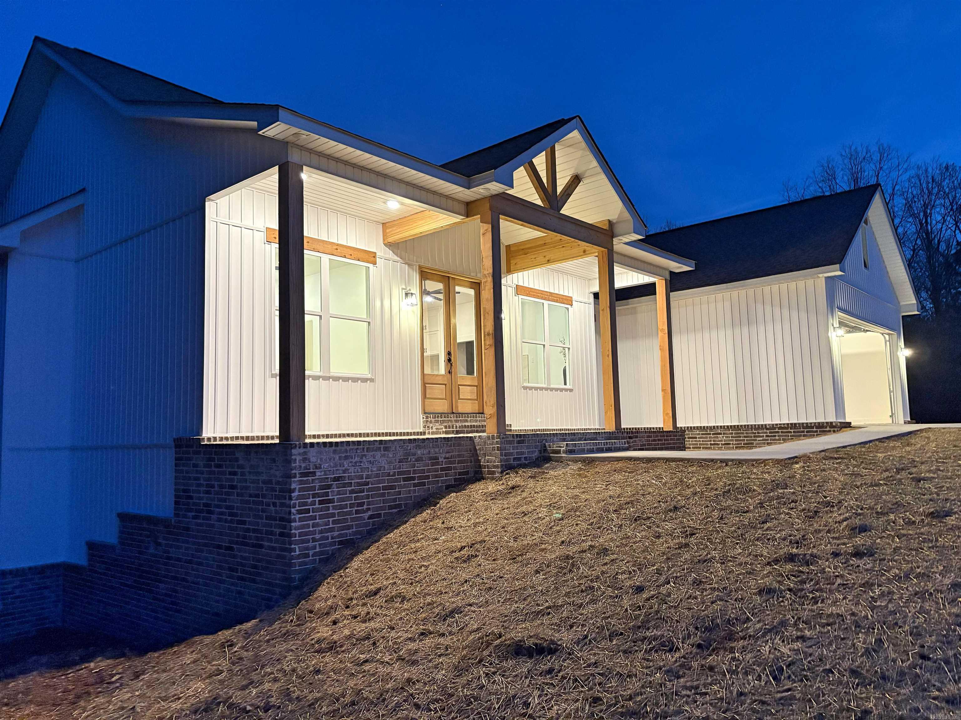 EAST WIND - Residential