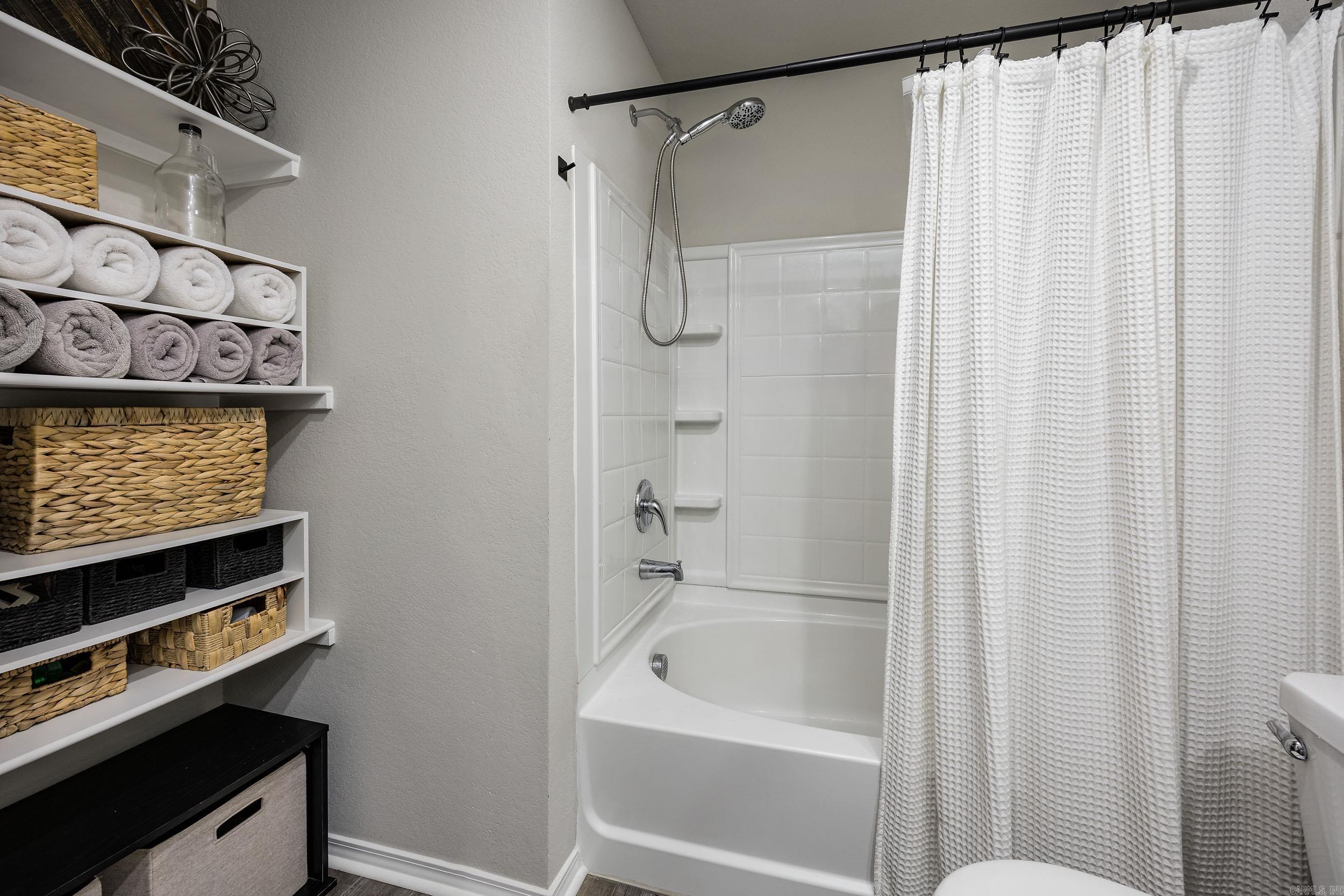 HILLDALE CROSSING - Residential