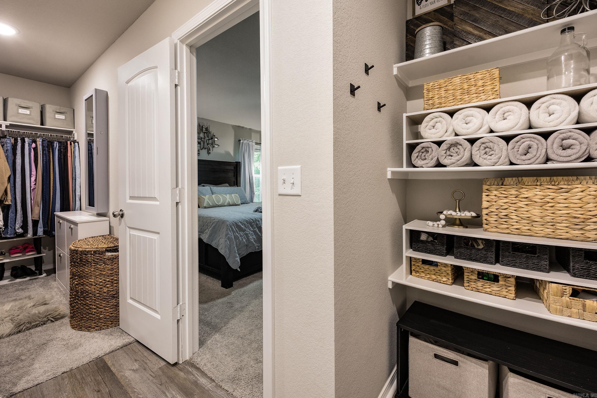 HILLDALE CROSSING - Residential