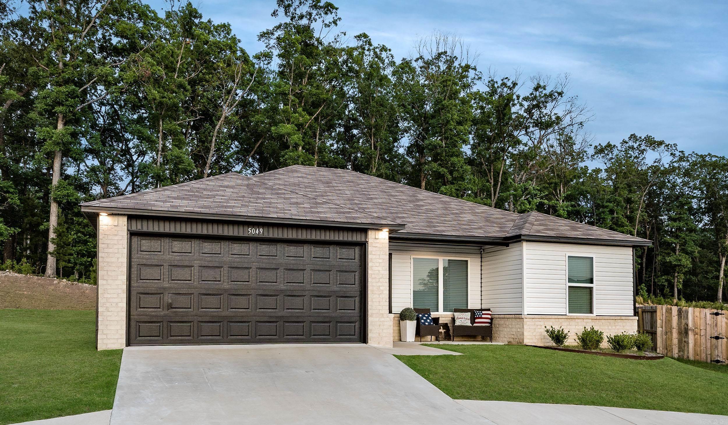 HILLDALE CROSSING - Residential