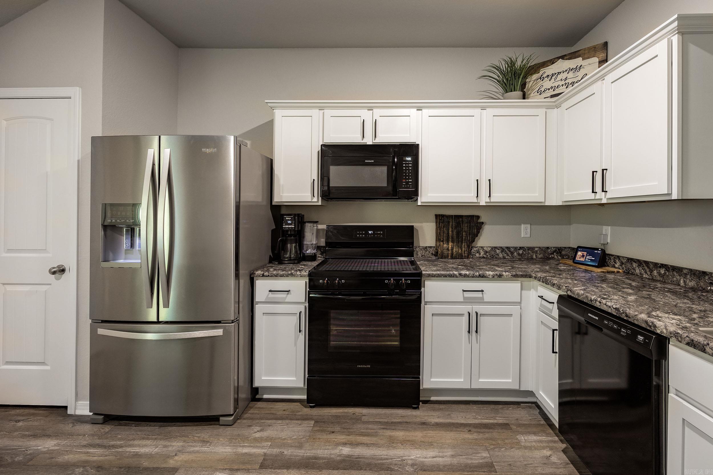 HILLDALE CROSSING - Residential