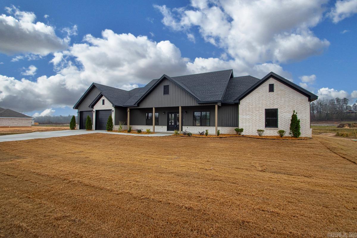 WINCHESTER ESTATES - Residential