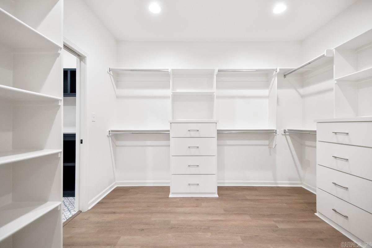 WINCHESTER ESTATES - Residential