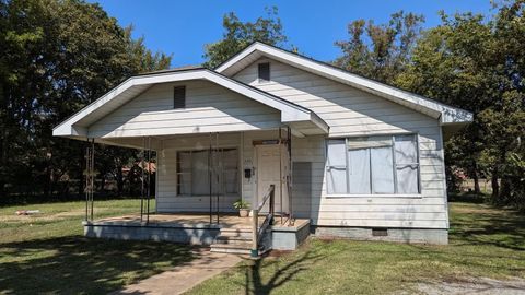 Photo of 520 Main Street St, Newport, AR 72112 (MLS # 25049117)