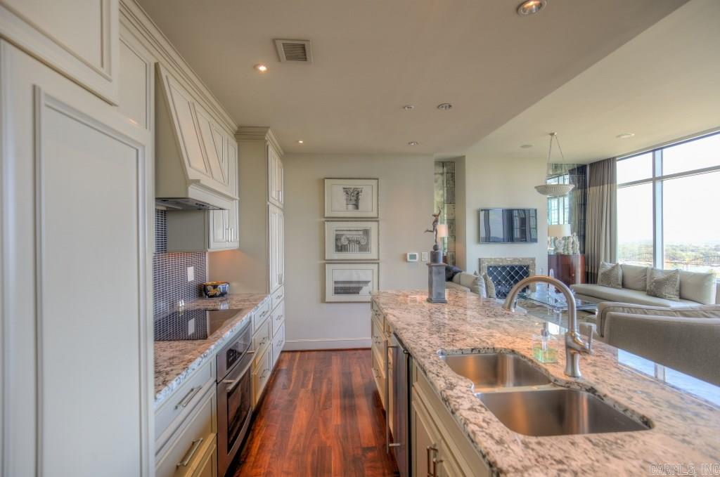 300 THIRD HPR - Residential