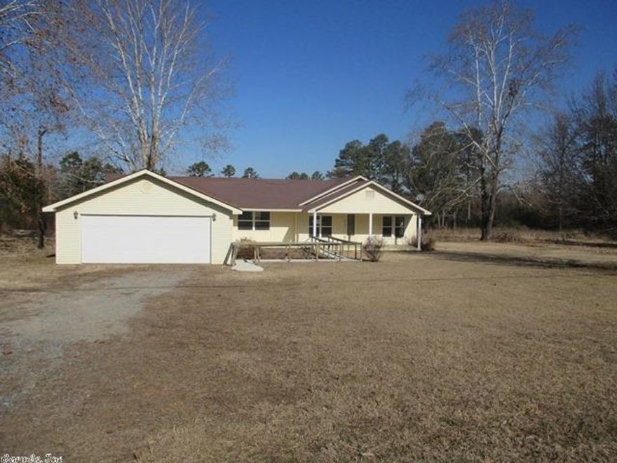 Great buy on this home sitting on 5 acres close to Greers Ferry Lake.  The home features a split floor plan with 3 bedrooms and 2 full baths.  Separate dining area.  Call today! Seller has directed that all offers be made using HomePath online offer system at www.homepath.com. Fannie Mae Purchase Addendum is Required with All offers. Owner Occ Cert. Required with all Owner Occ Offers.