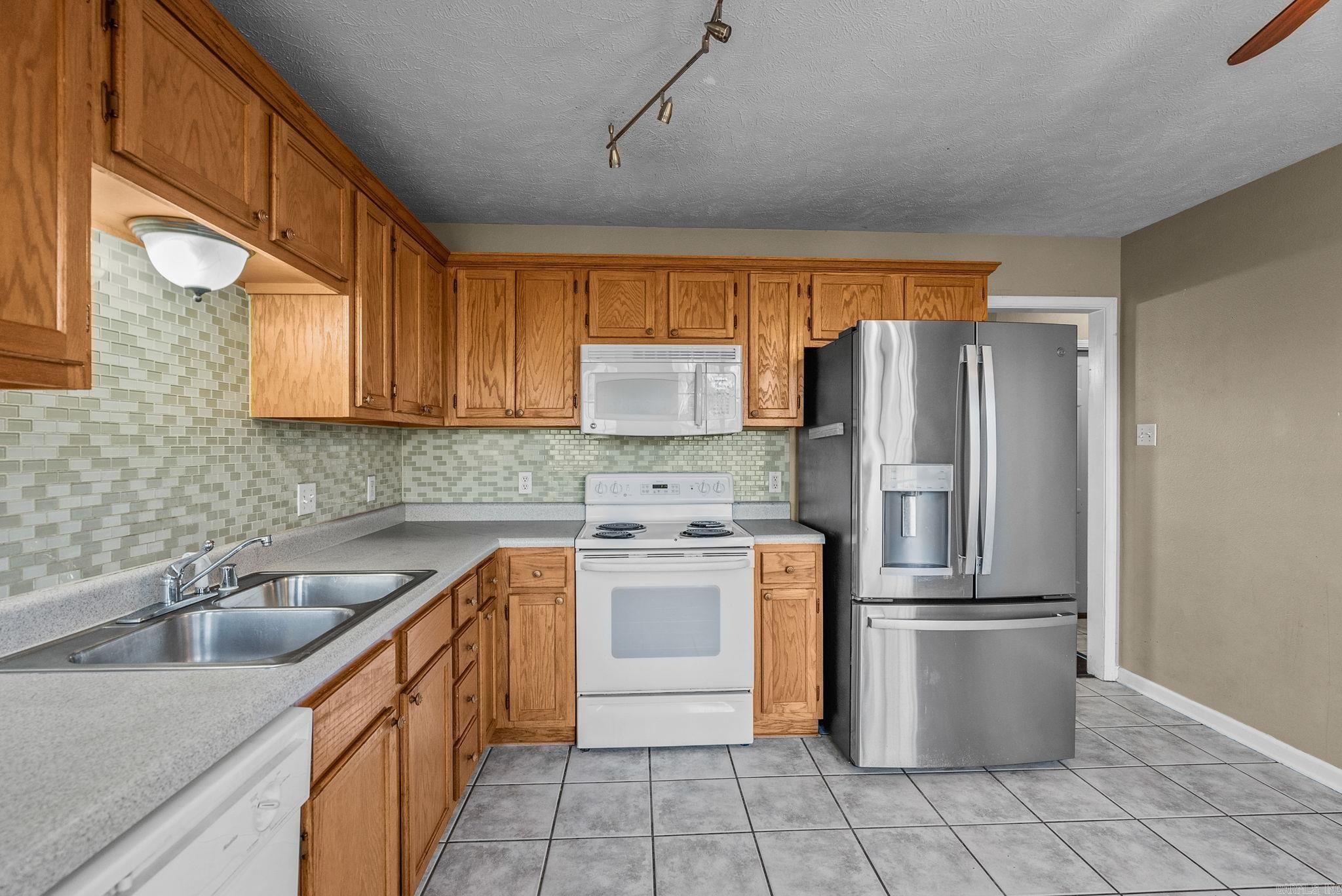 THE FALLS P.U.D. - Residential