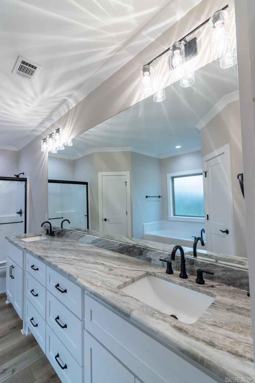 JAXON TERRACE - Residential