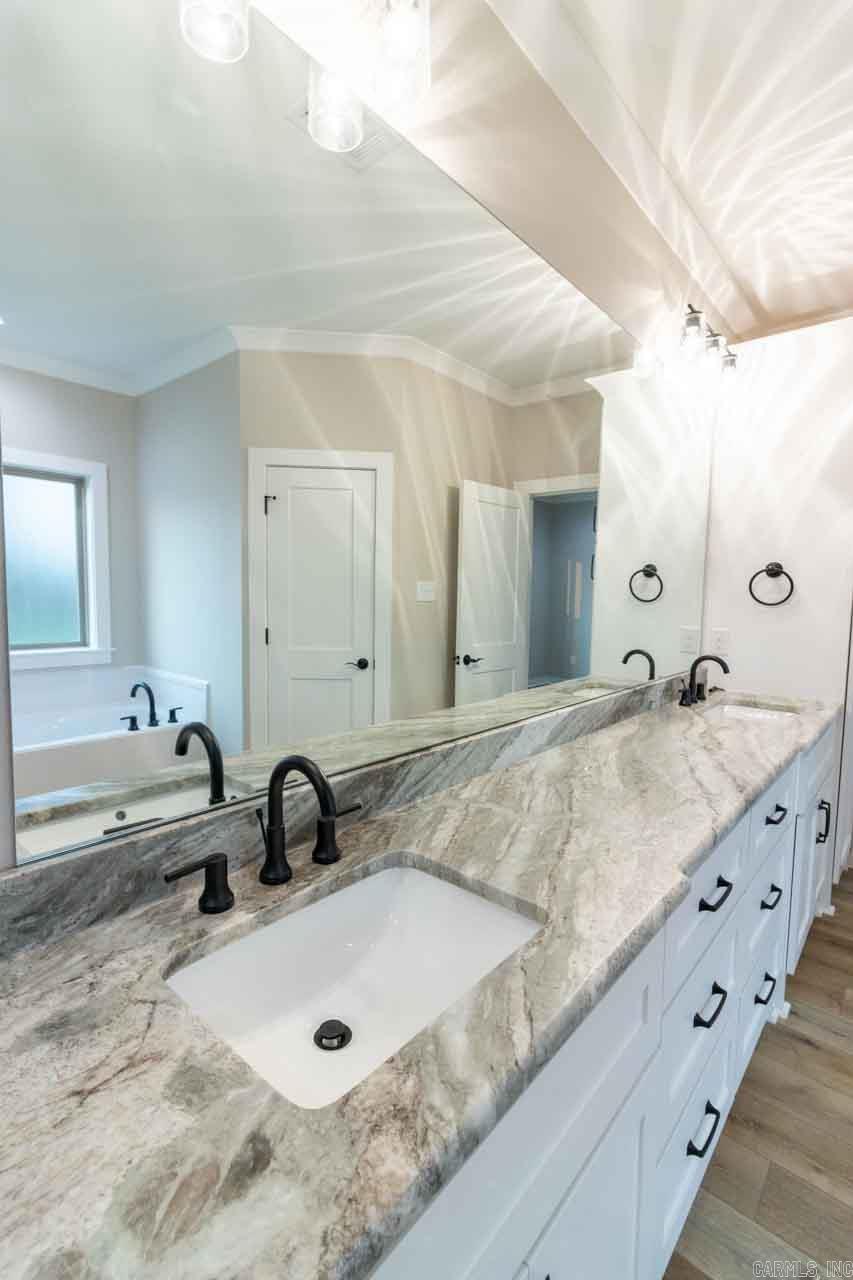 JAXON TERRACE - Residential