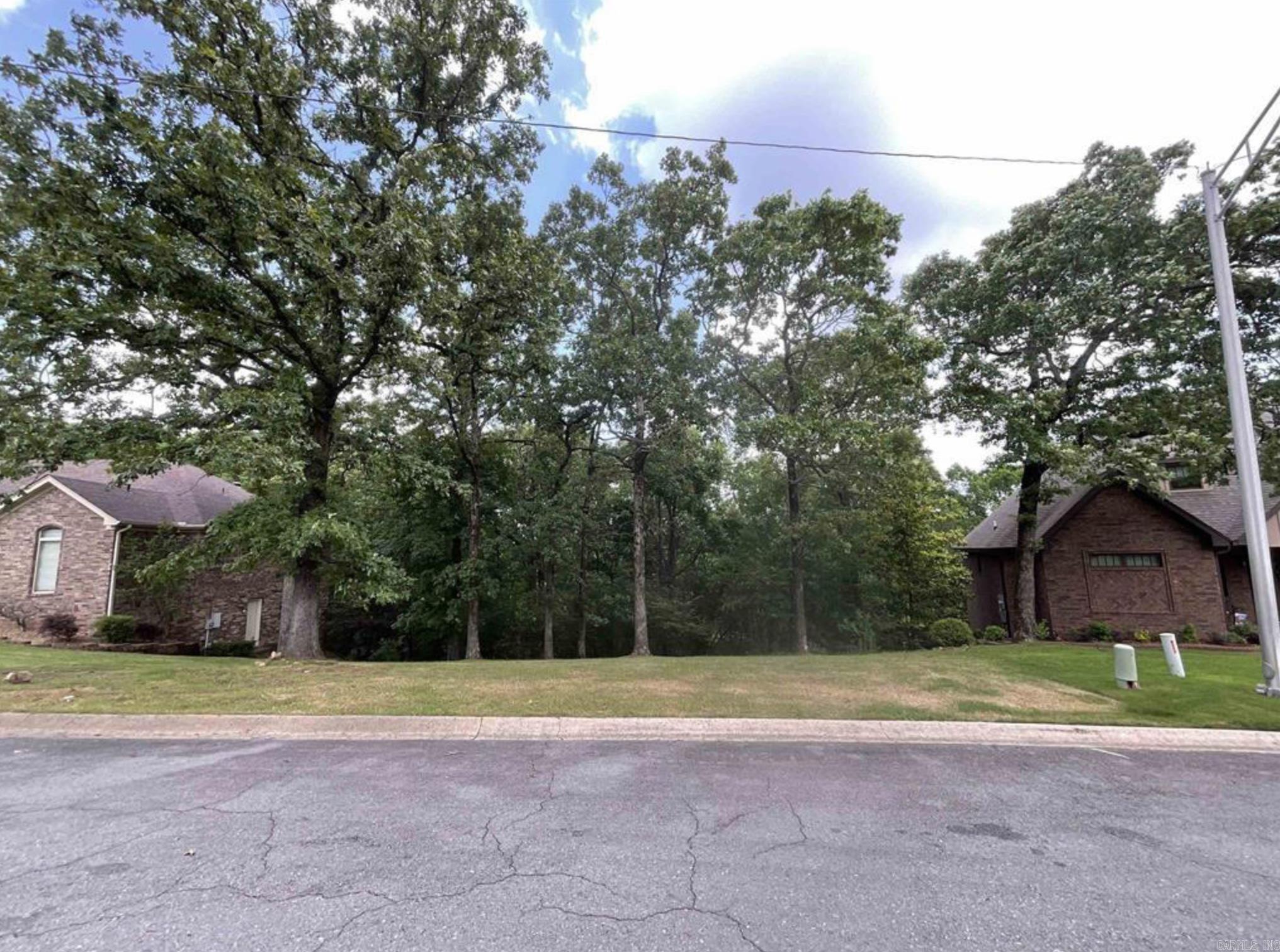 Welcome to a rare opportunity to create the perfect place to call home! This lot backs up to the beautiful Five Mile Creek, offering a peaceful, nature-filled setting that’s ideal for family living. Plenty of space to build, play, and grow. Quiet setting, natural beauty, and a location that feels like home.