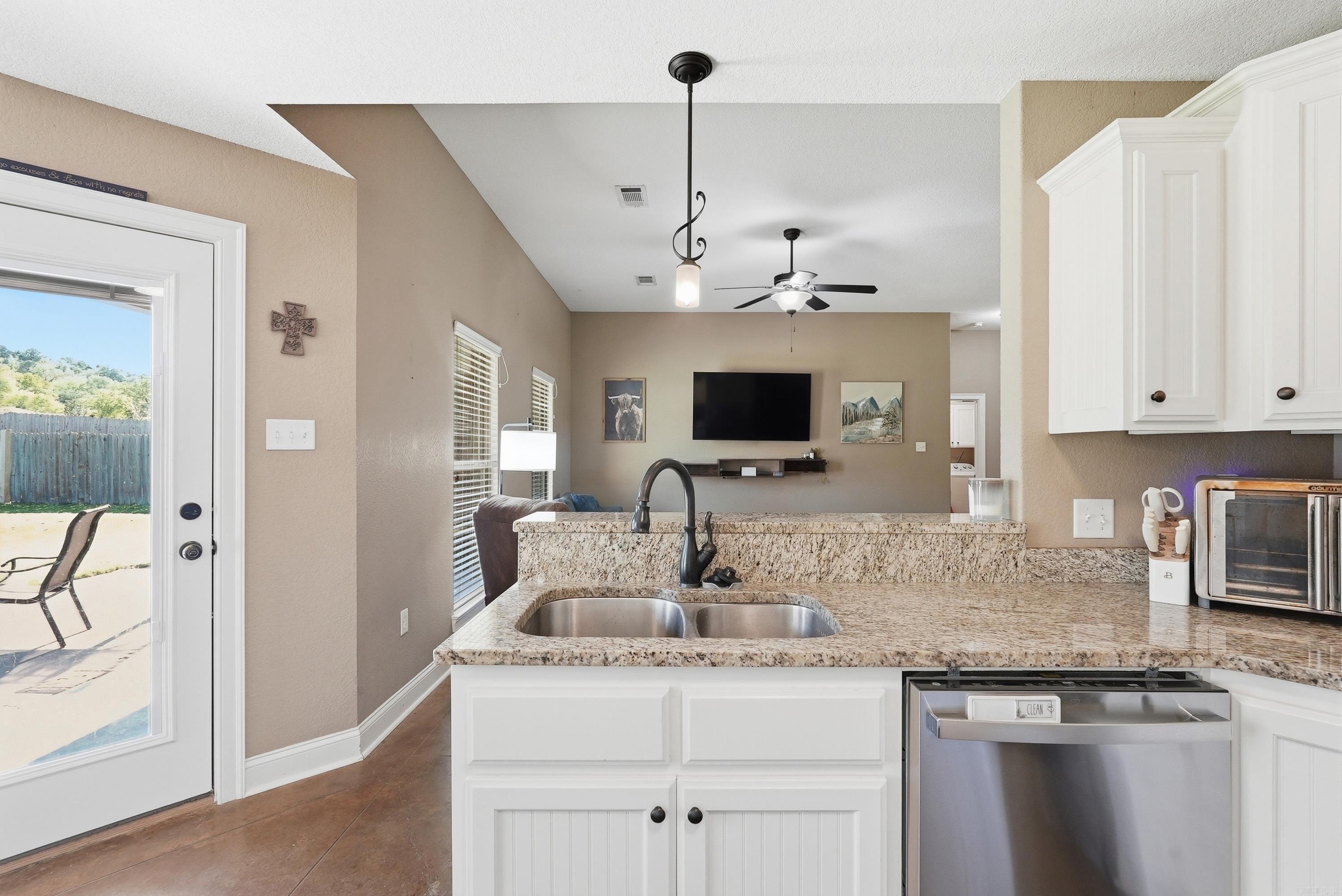 SPRING VALLEY - Residential