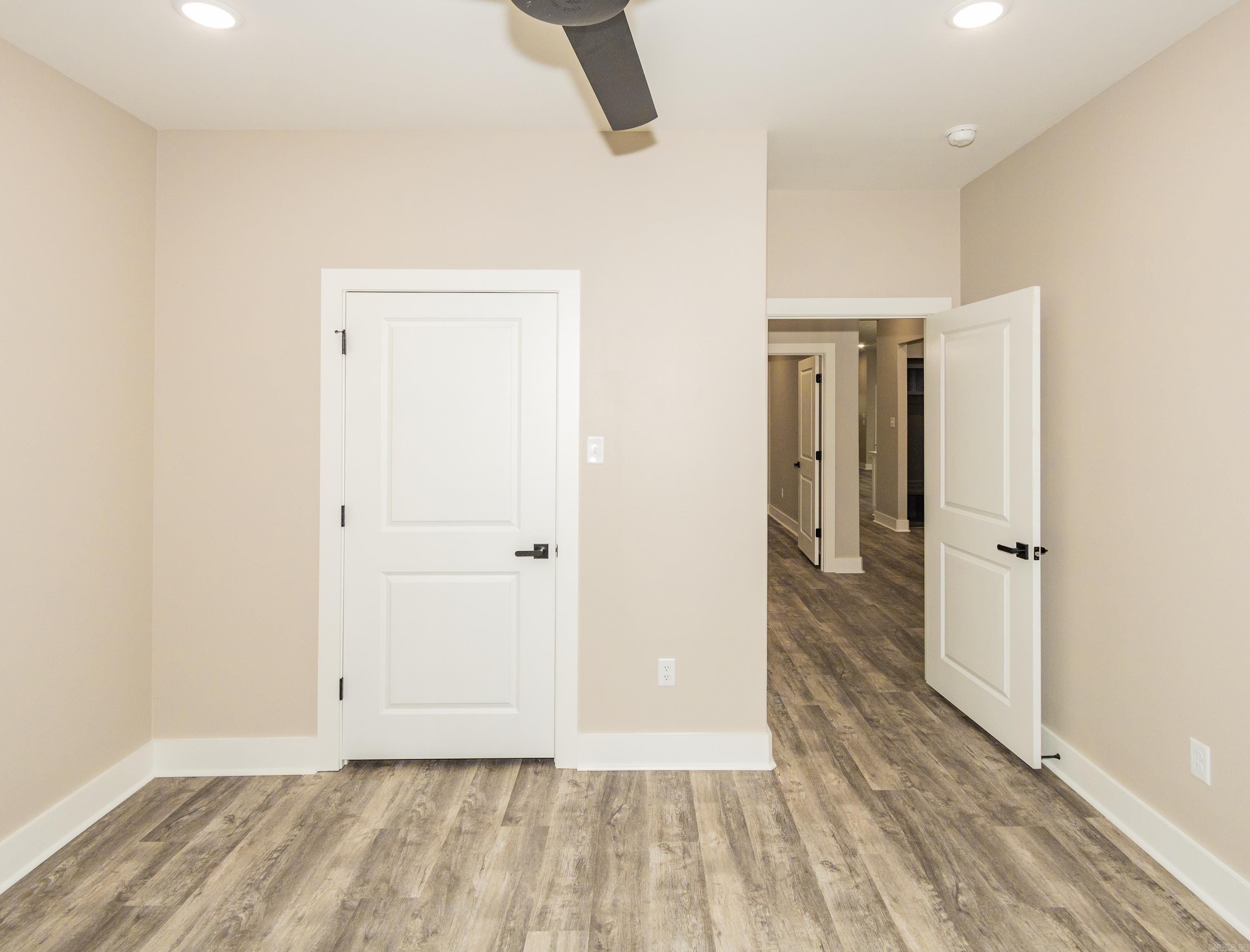 GARLANDS - Residential