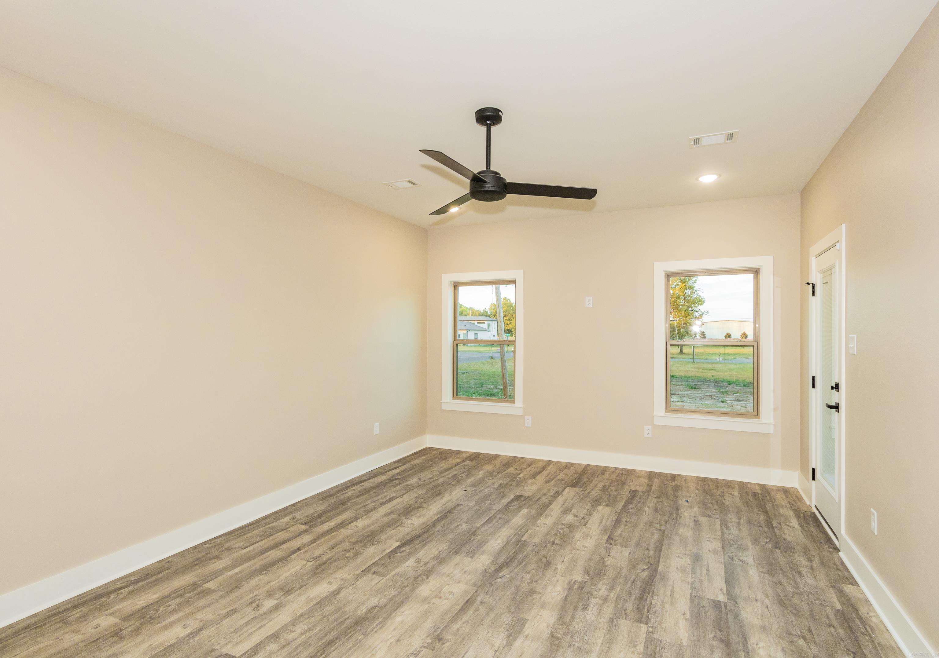 GARLANDS - Residential