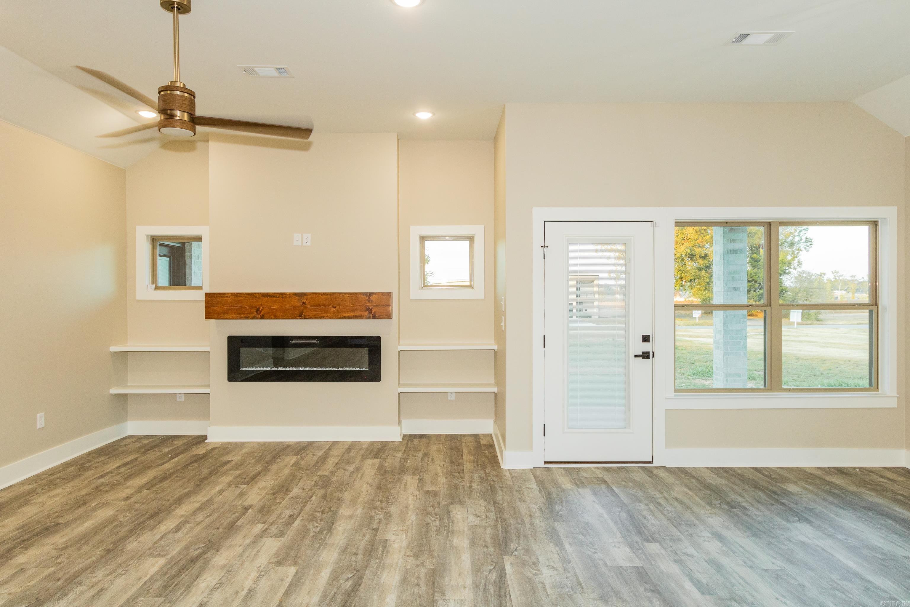 GARLANDS - Residential