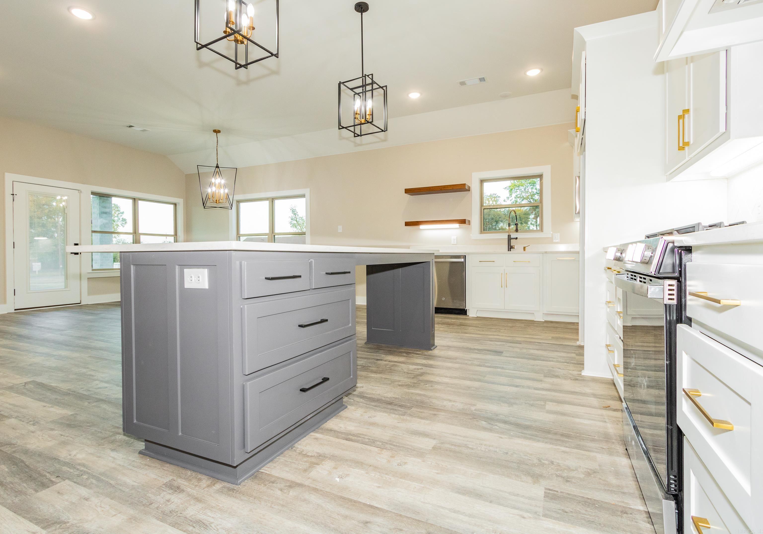 GARLANDS - Residential