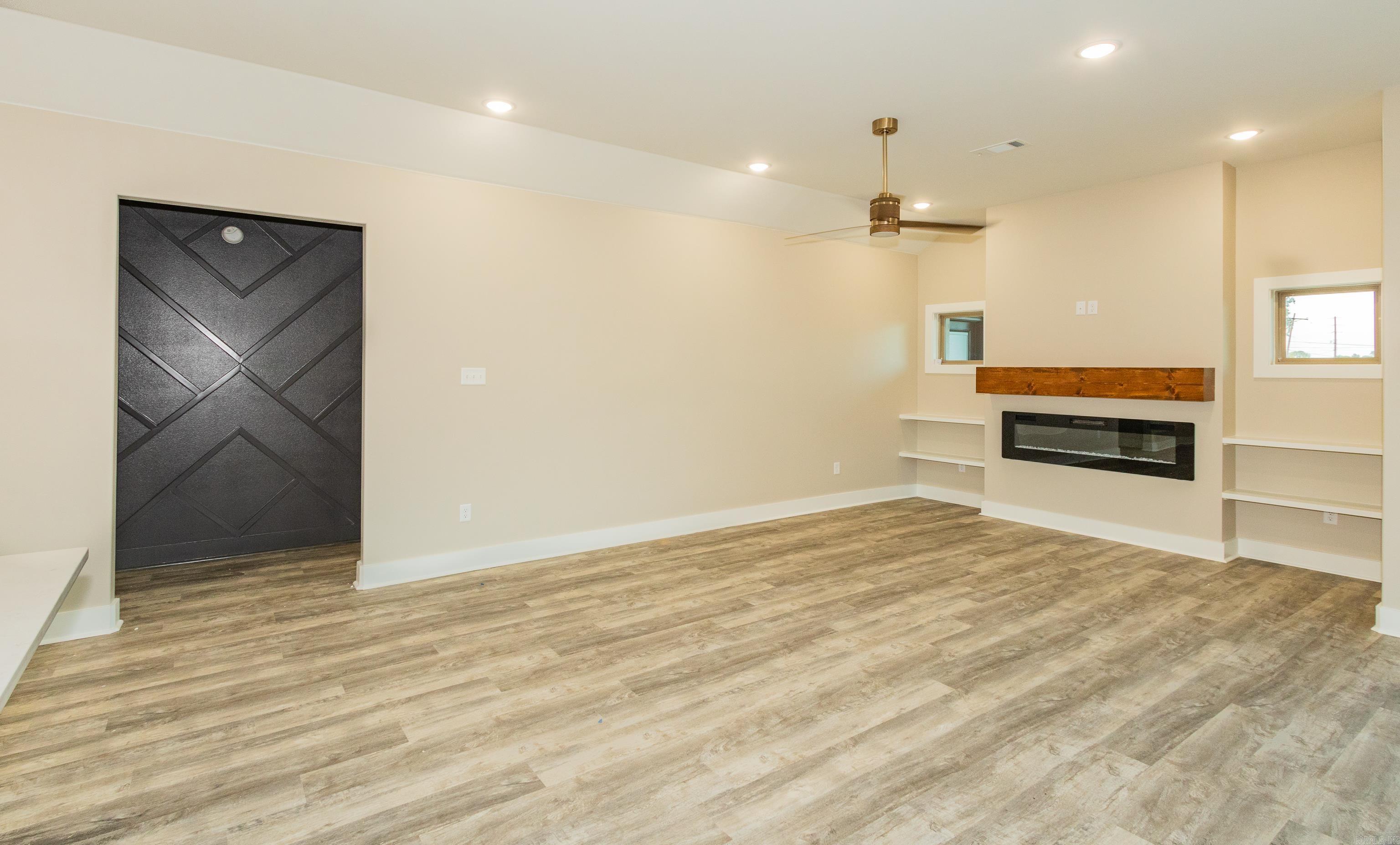 GARLANDS - Residential