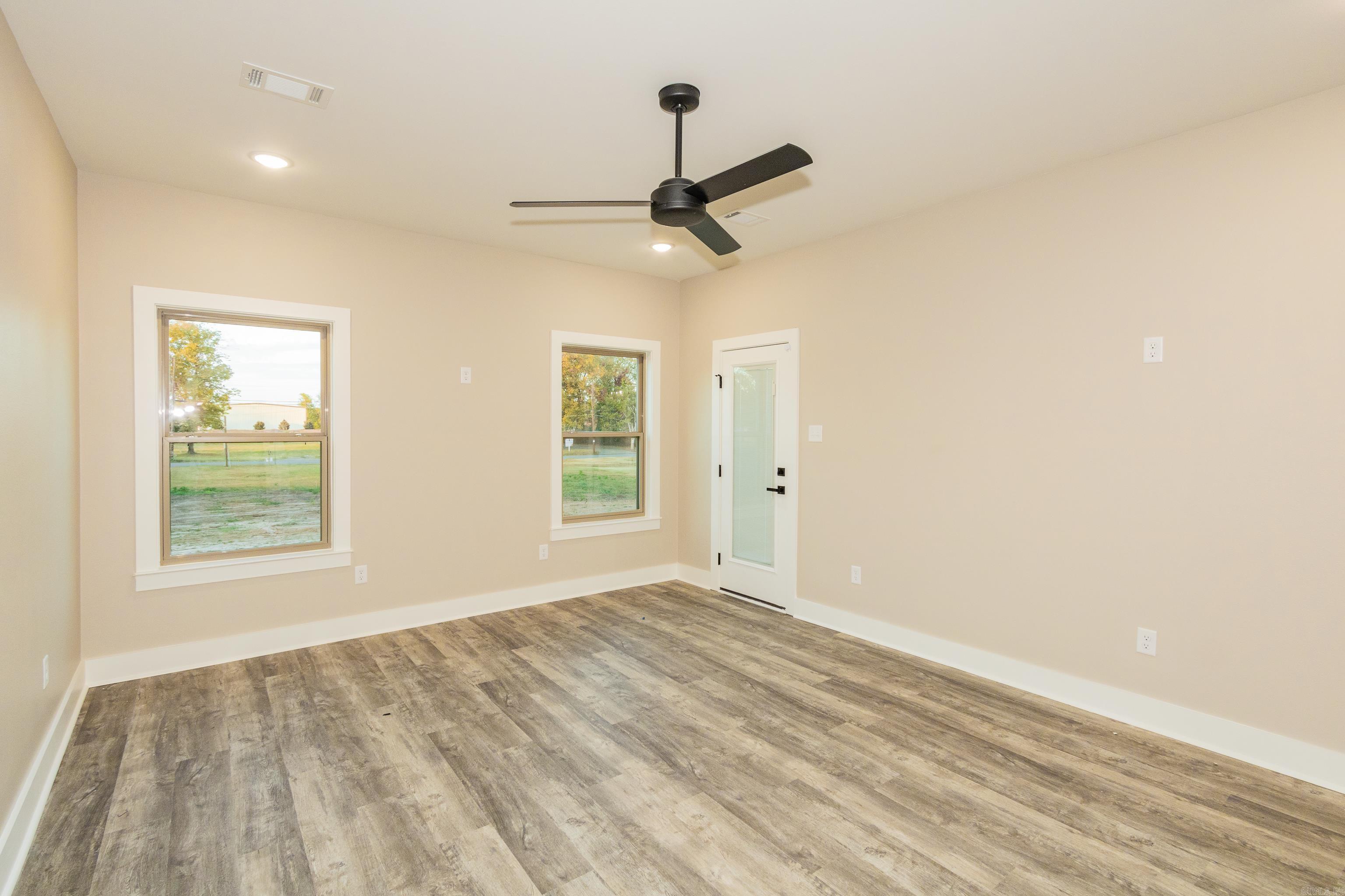 GARLANDS - Residential