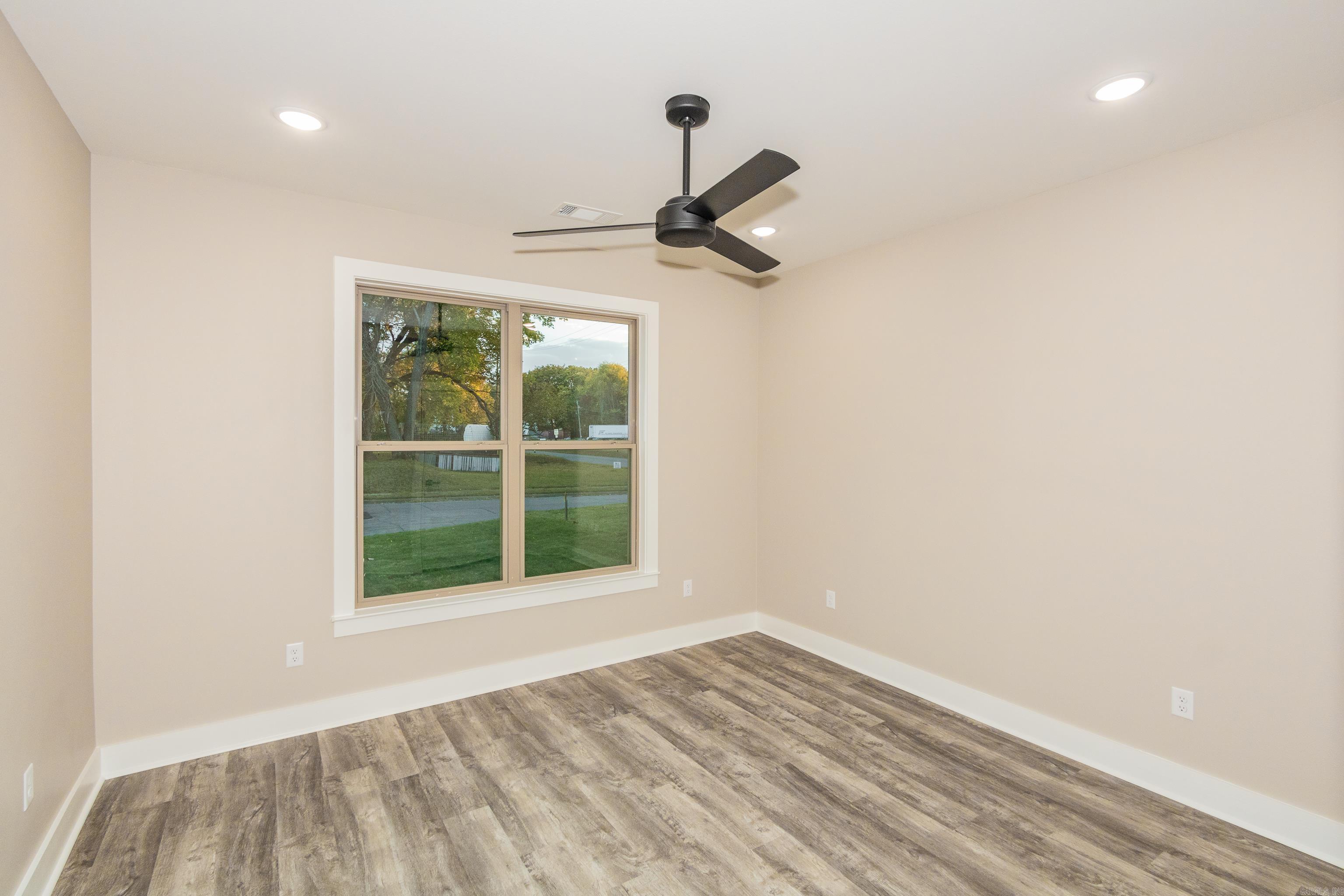 GARLANDS - Residential