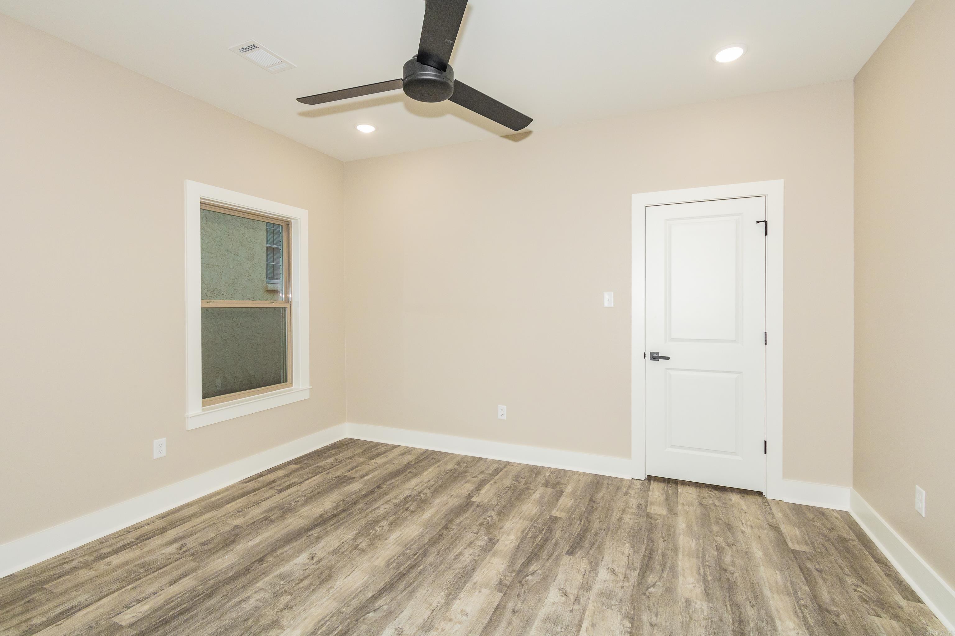 GARLANDS - Residential