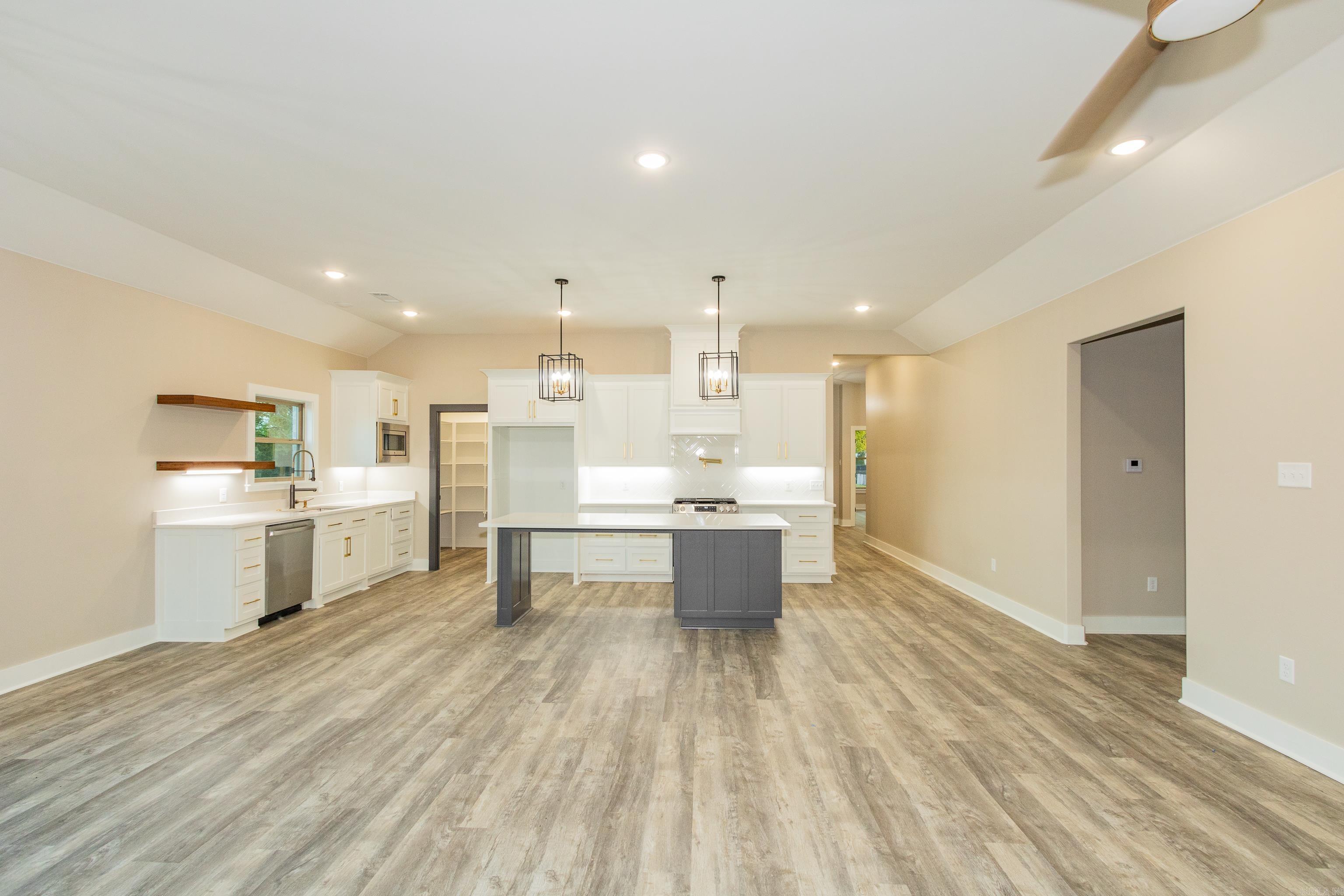 GARLANDS - Residential