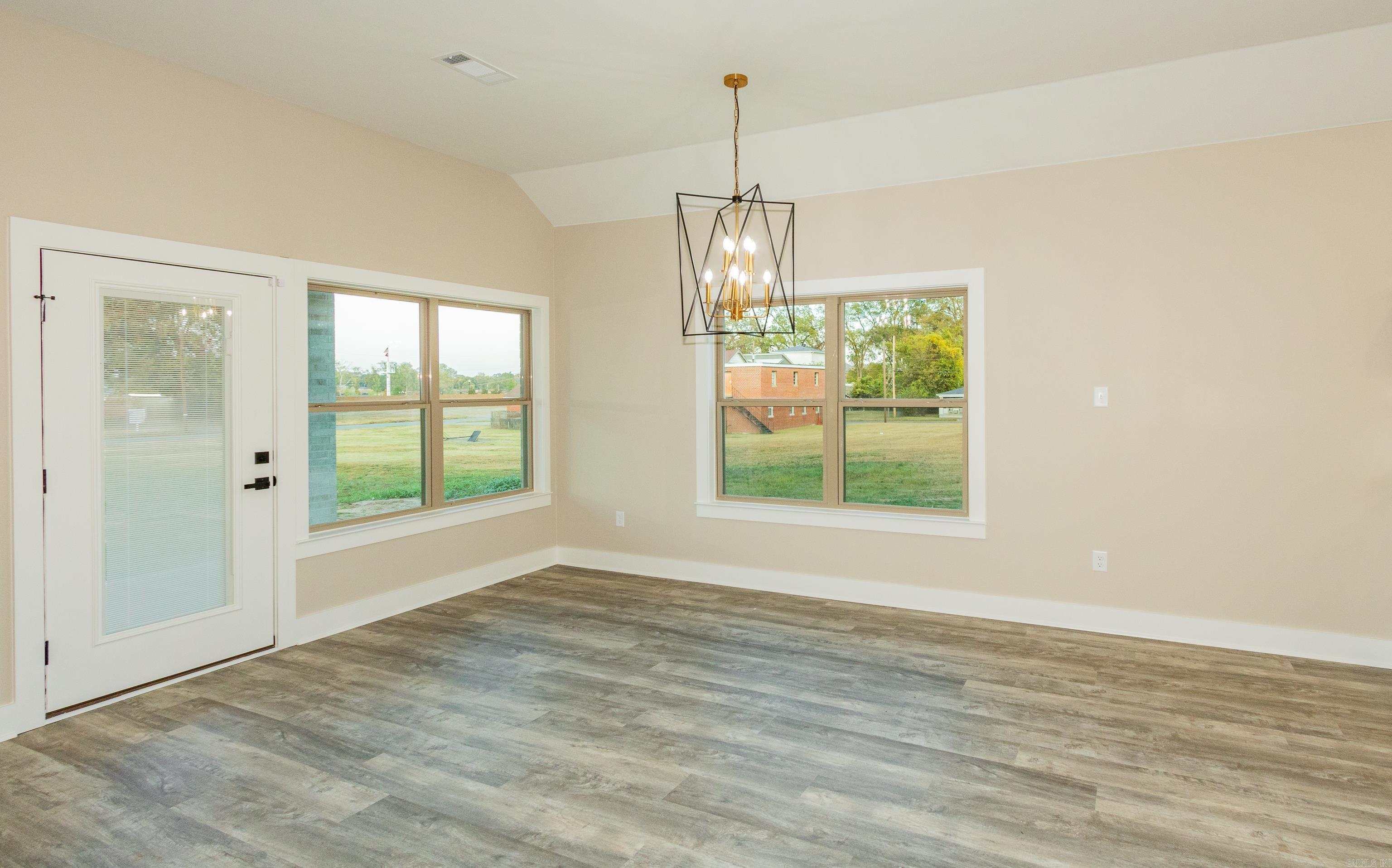 GARLANDS - Residential