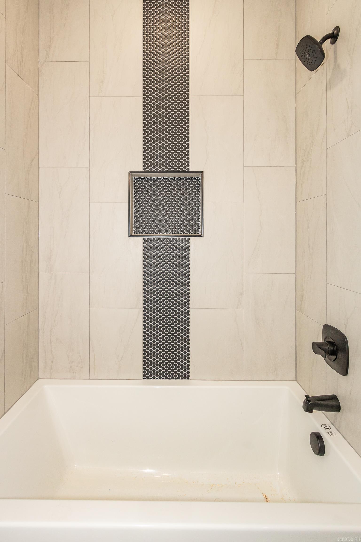 GARLANDS - Residential