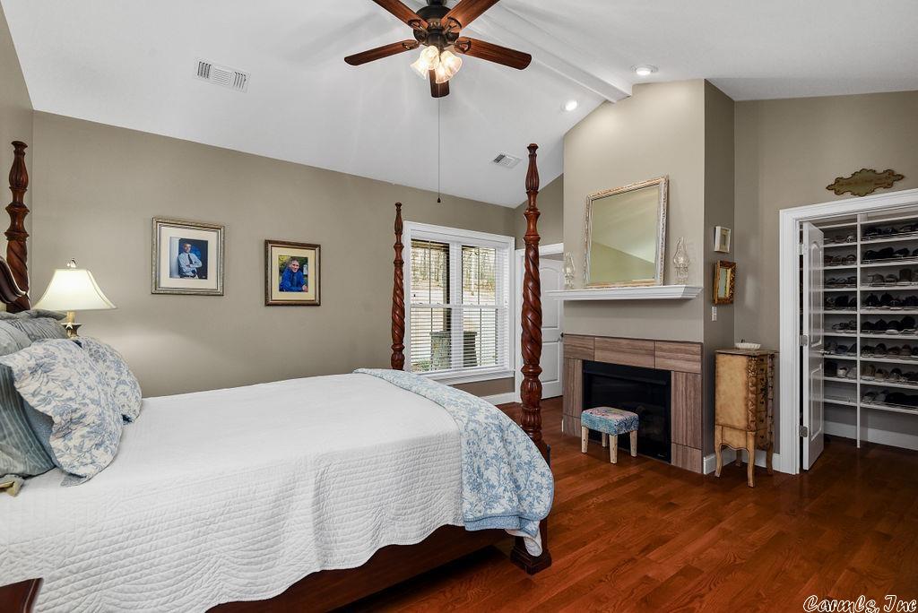 SOUTH SHORE - Residential