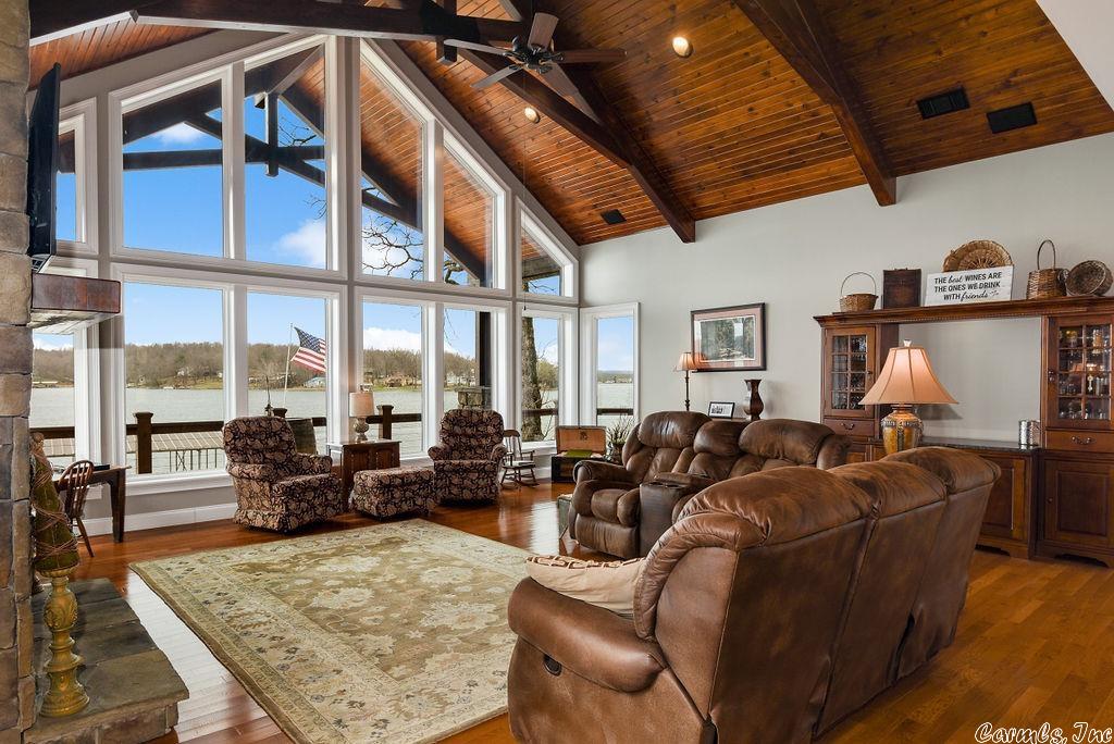 SOUTH SHORE - Residential