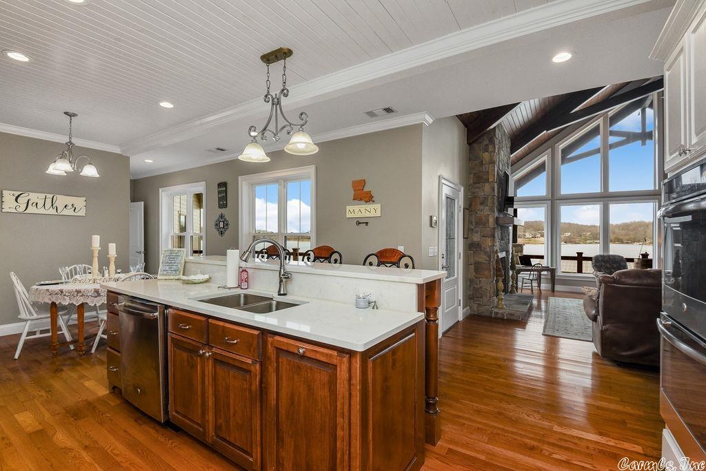 SOUTH SHORE - Residential