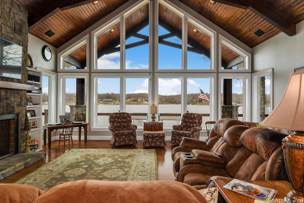 SOUTH SHORE - Residential