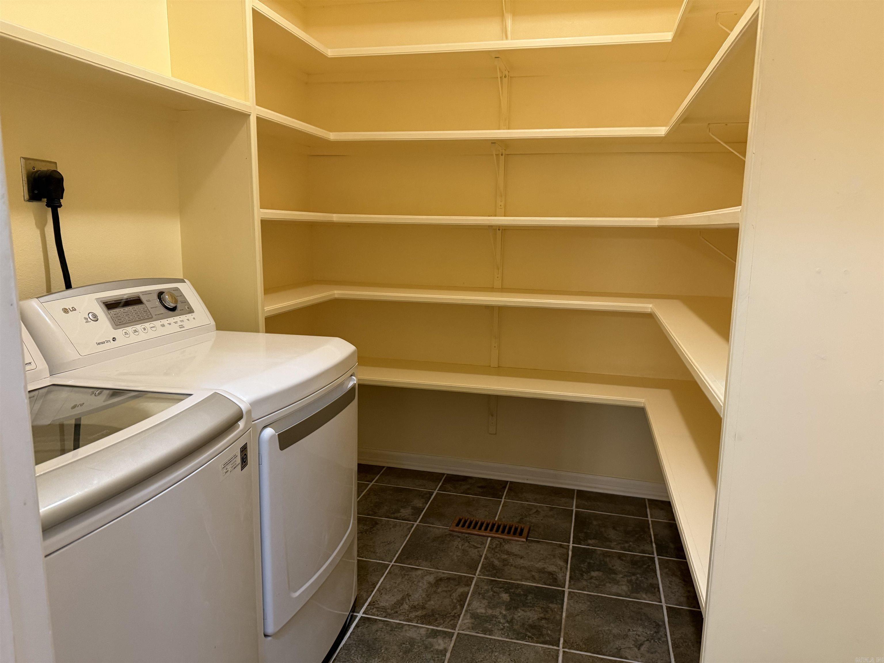 INDIAN HILLS - Residential