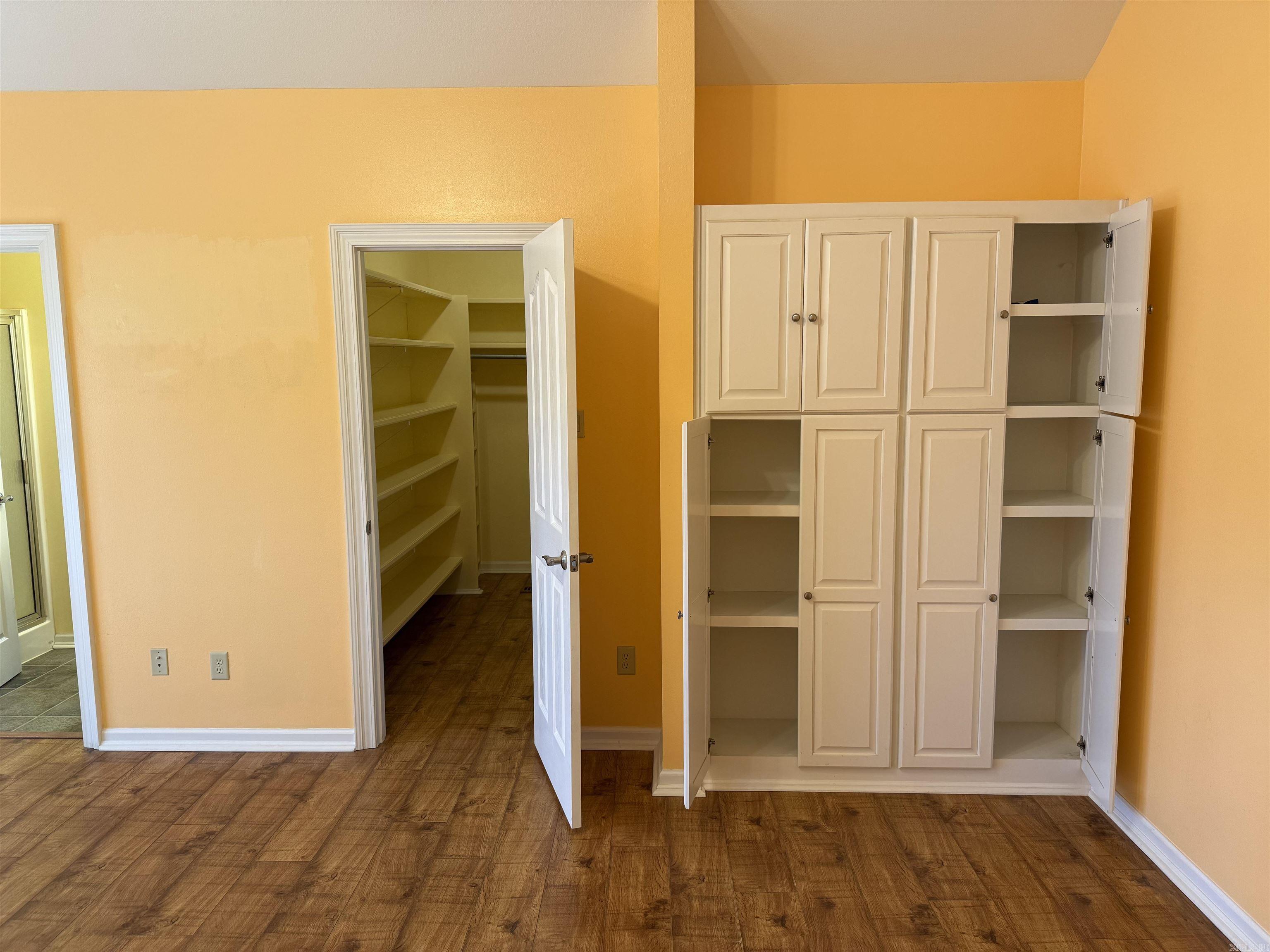 INDIAN HILLS - Residential